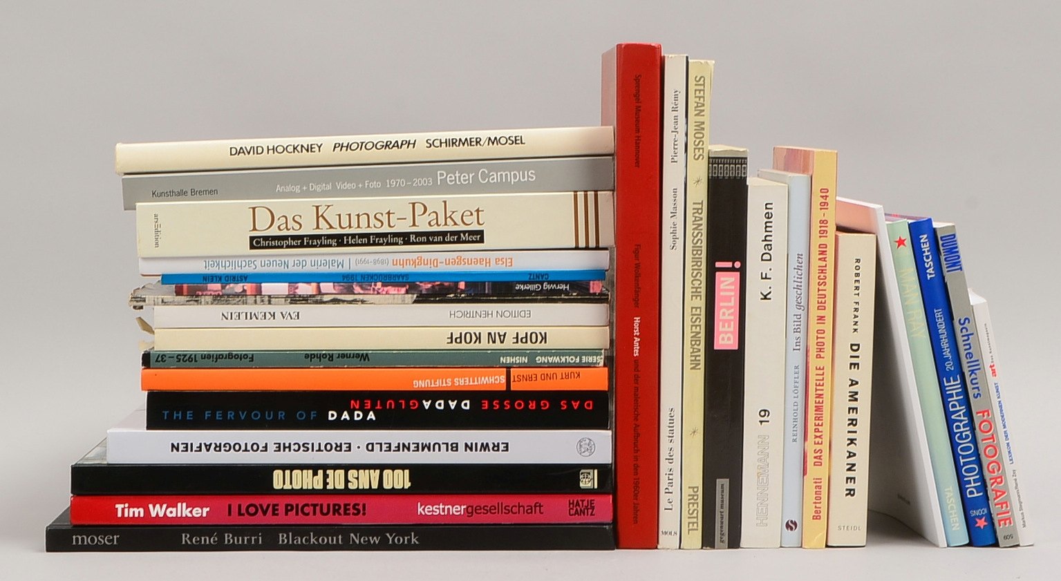 Kunstlit., 28 Bände (H. Antes, E. Blumenfeld, K.F. Dahmen, D. Hockney, S. Moses, u.a.)