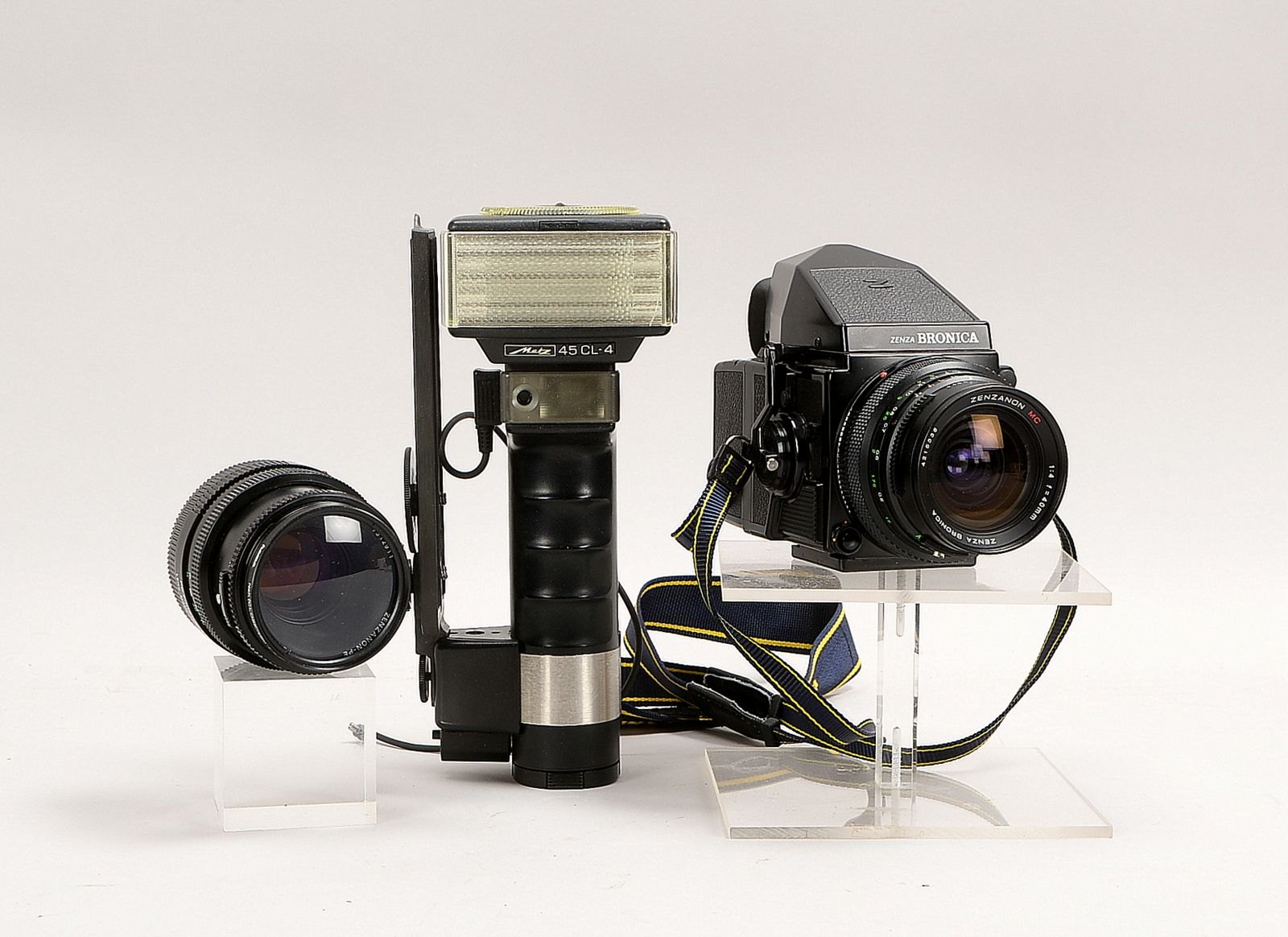 Zenza 'Bronica ETRSi 6 x 4,5', 2x orig. Obj. 'WW 40 mm'/'75 mm', mit div. Zubehör