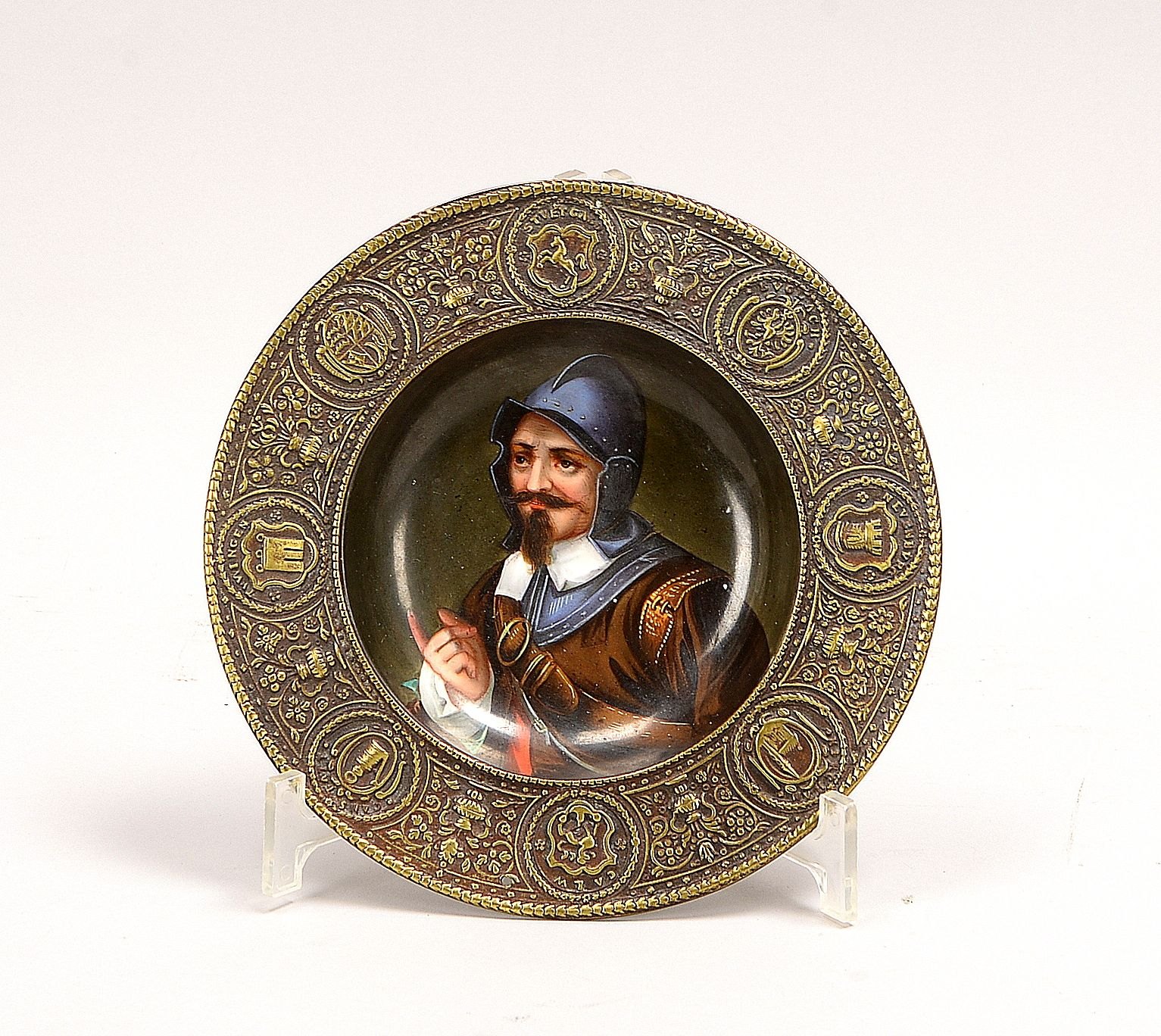 Porz.-Wandteller, antik, Spiegel mit Portraitmalerei, Bronze-Montierung als Fahne