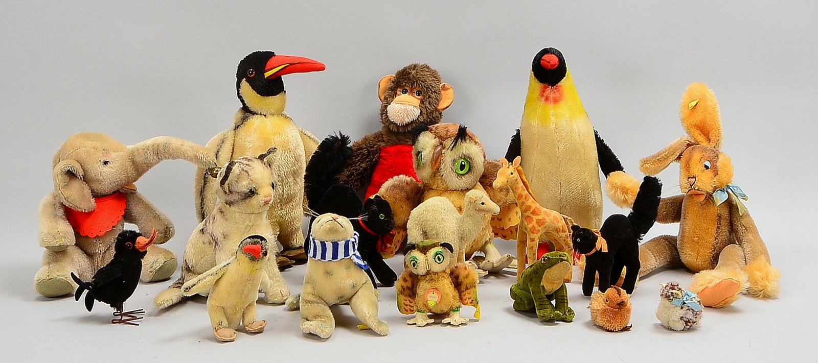 Kleine Sammlung Steiff-Tiere/Plüschfiguren, versch. Ausf. und Größen, 18 Stück
