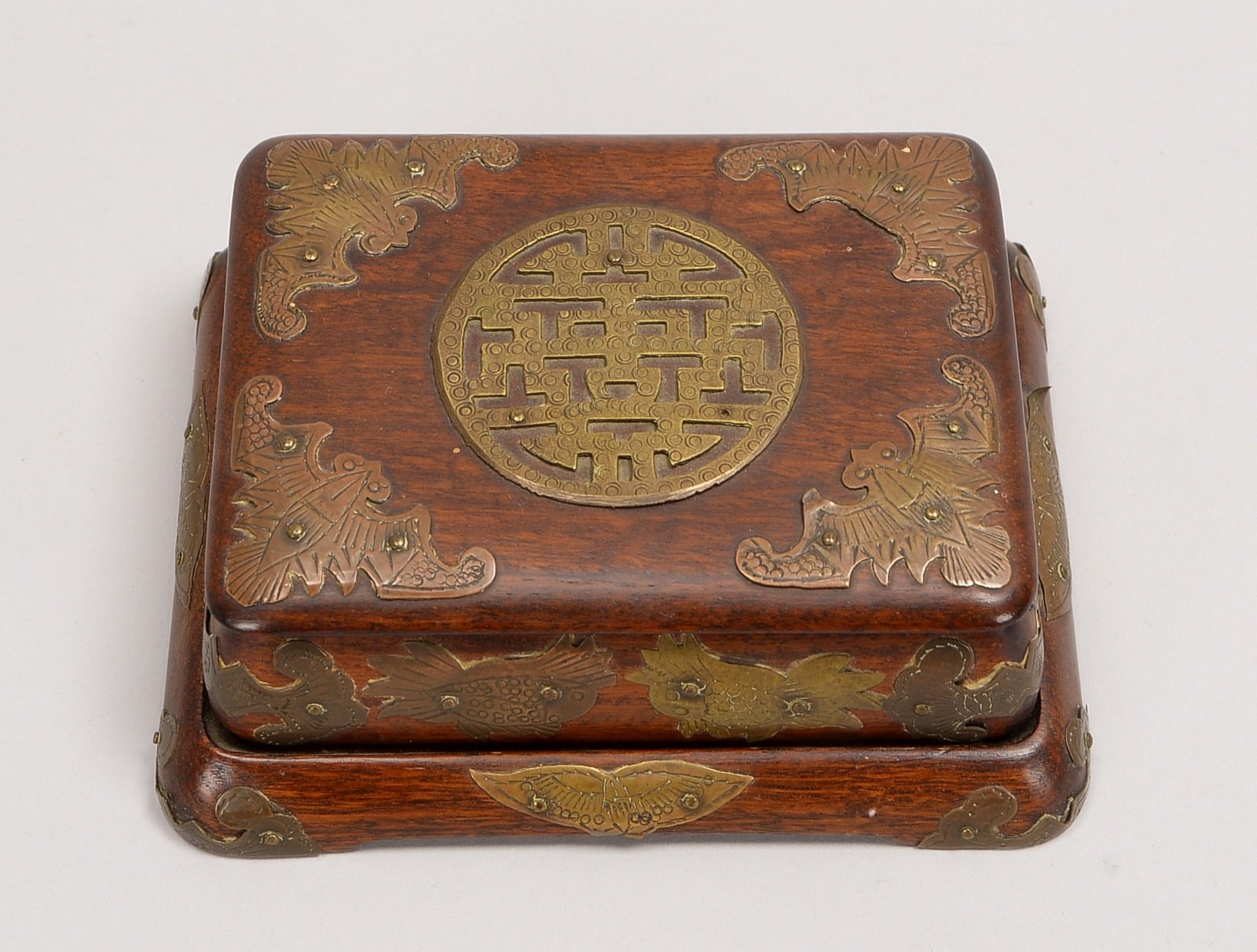3-tlg. Schatulle, antik, Edelholz mit vielf. Messing-Appl.; Maße 14 x 11 x 5 cm