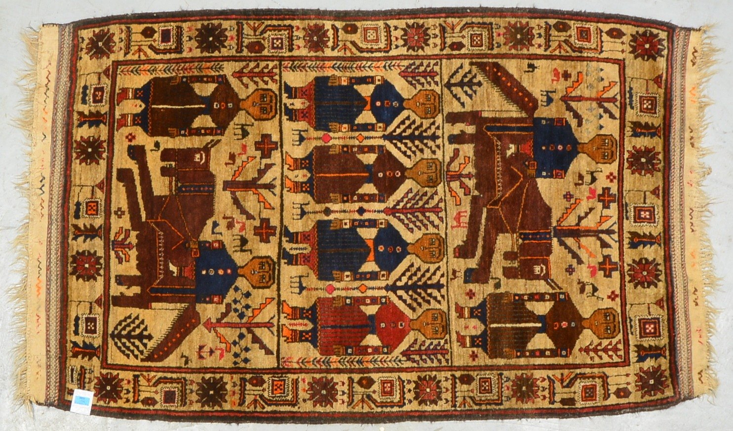 Sabol (Afghanistan), Bilderteppich/Kriegsmotiv-Teppich, camelfarbener Fond