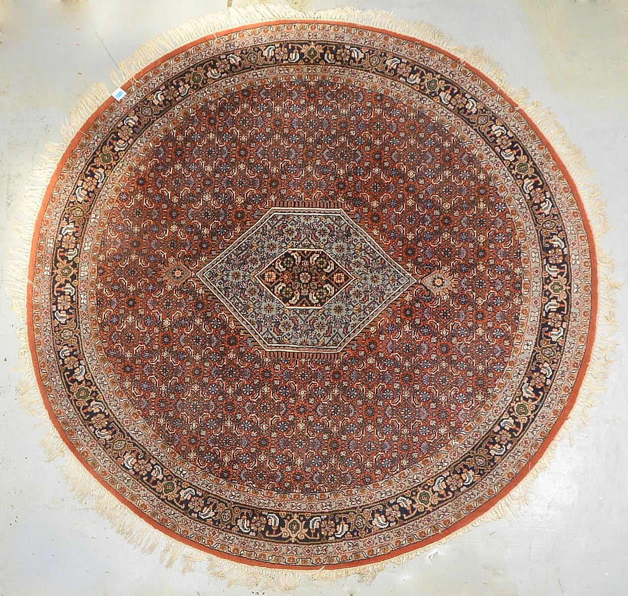 Indo-Teppich, feste Knüpfung, gleichmäßiger Flor, guter Zustand; Ø 251 cm