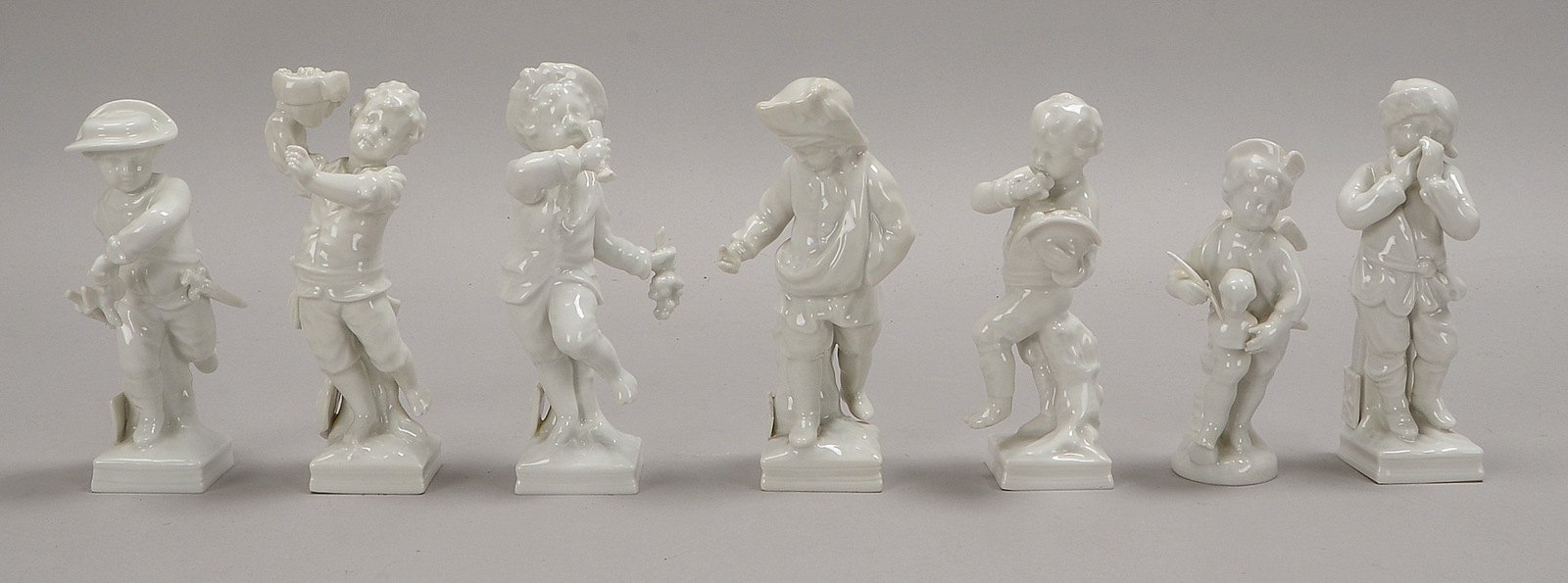 KPM Berlin, 7x allegorische Porz.-Figuren/davon 6x Monatsfiguren, Entw. F.E. Meyer