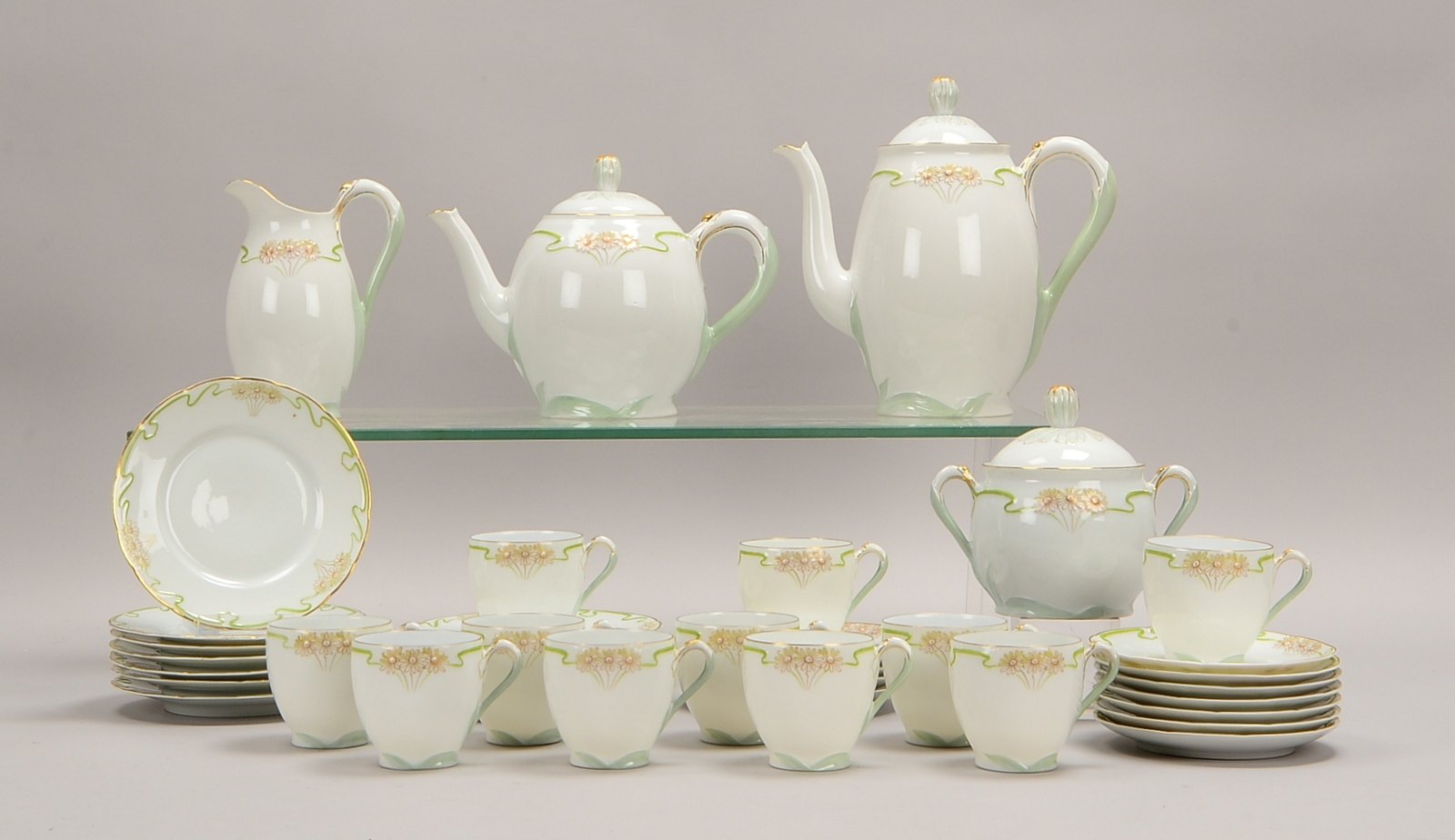 Kaffee-/Teeservice, mit Jugendstil-Dekor, 'Gänseblümchen', für 12 Personen
