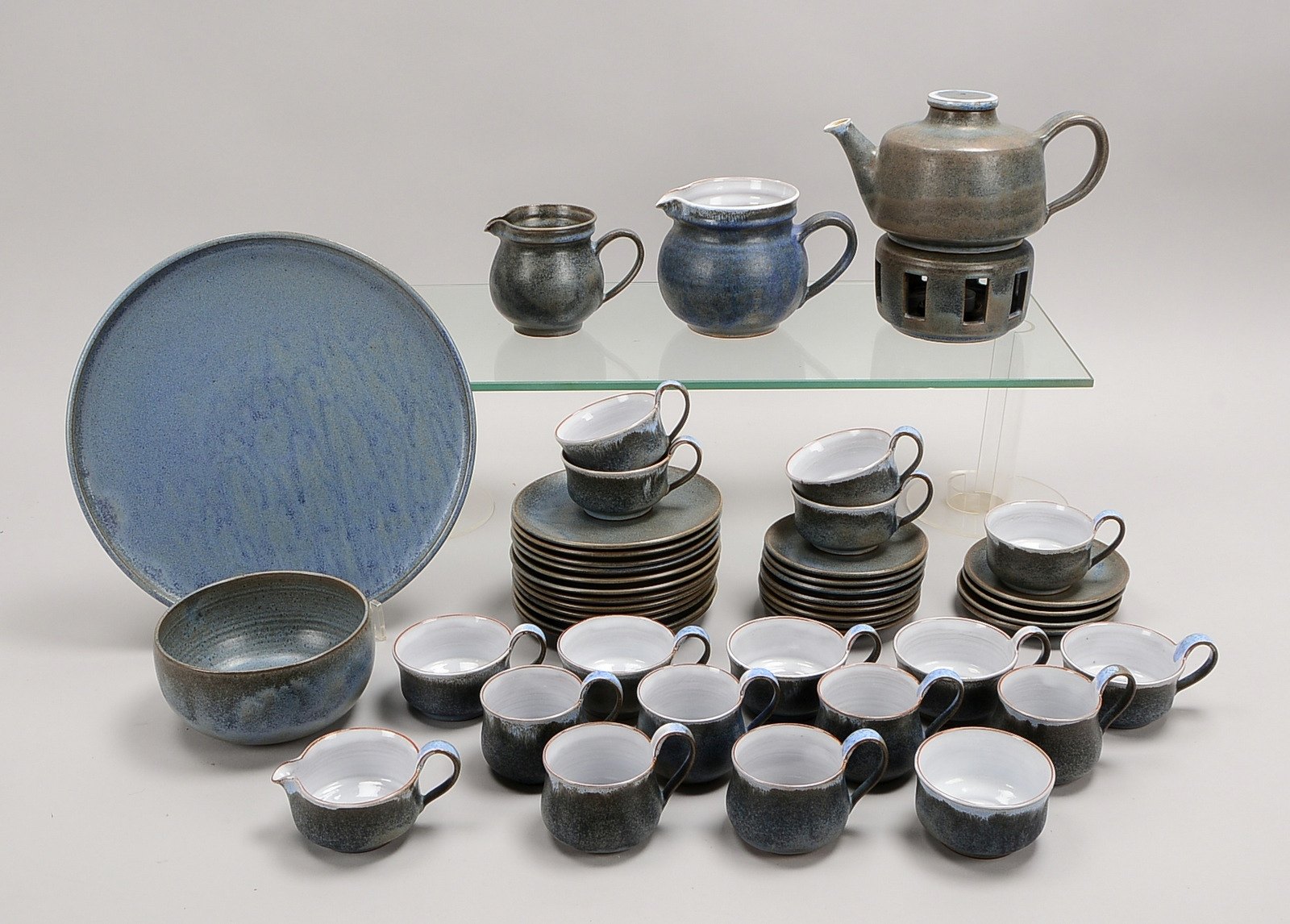 Doss, Rainer, Kaffee-/Teeservice, für 6 Pers., mit Stövchen, Tablett, Schale und Krug