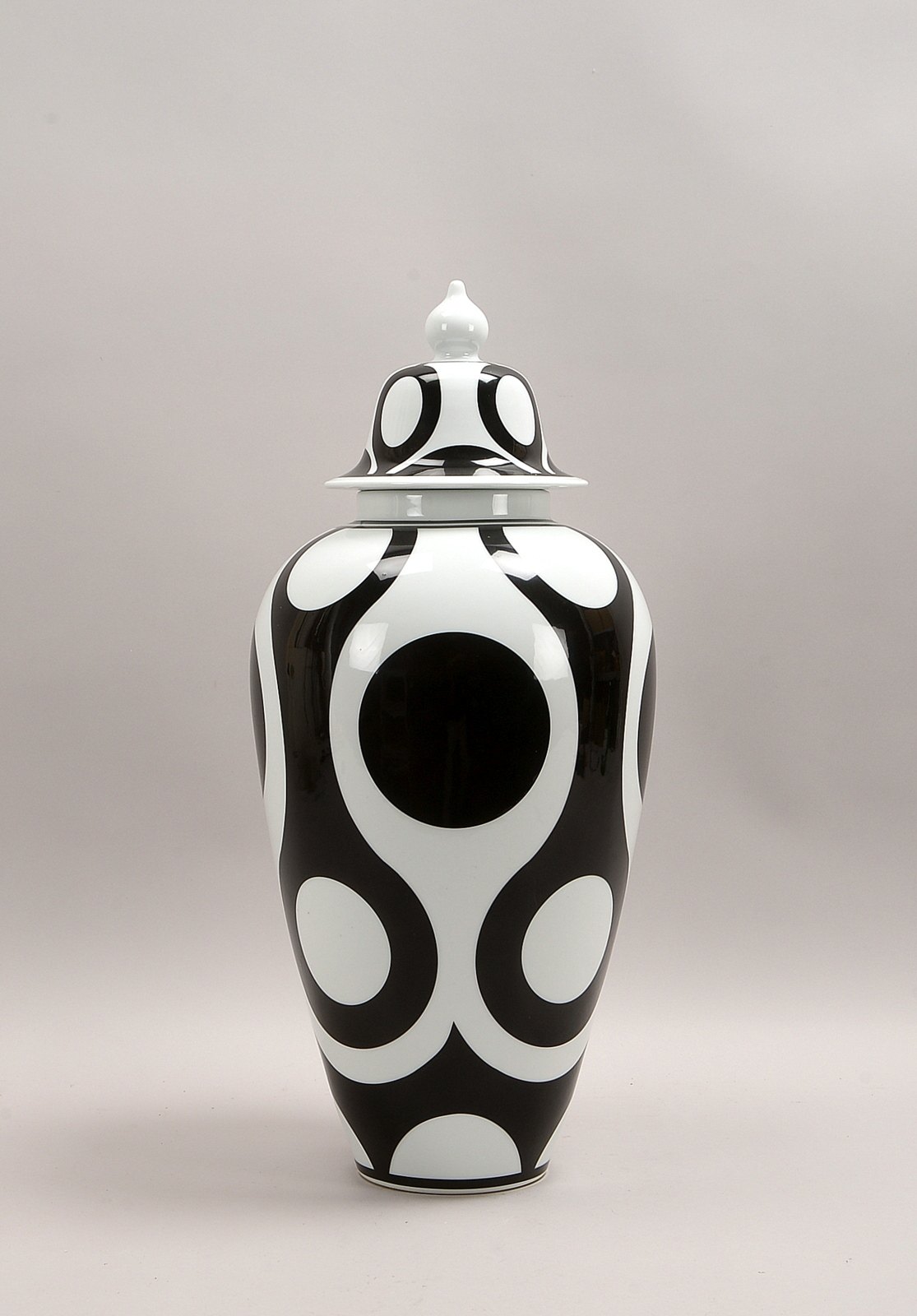 Große Deckelvase/Bodenvase, Porzellan, abstraktes Design in Schwarz-Weiß; Höhe 63 cm