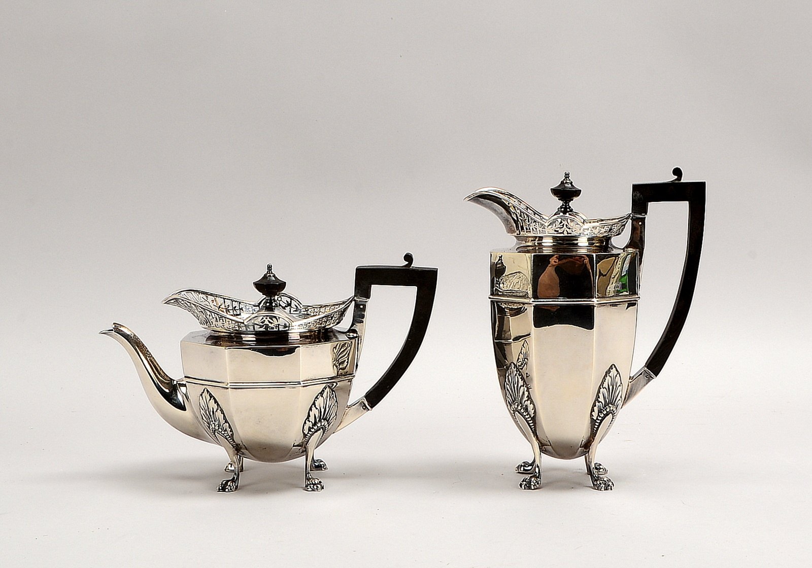 Roberts & Belk Ltd./Sheffield, Teekanne und Wasserkanne, Sterlingsilber; Gew. 1.518 g