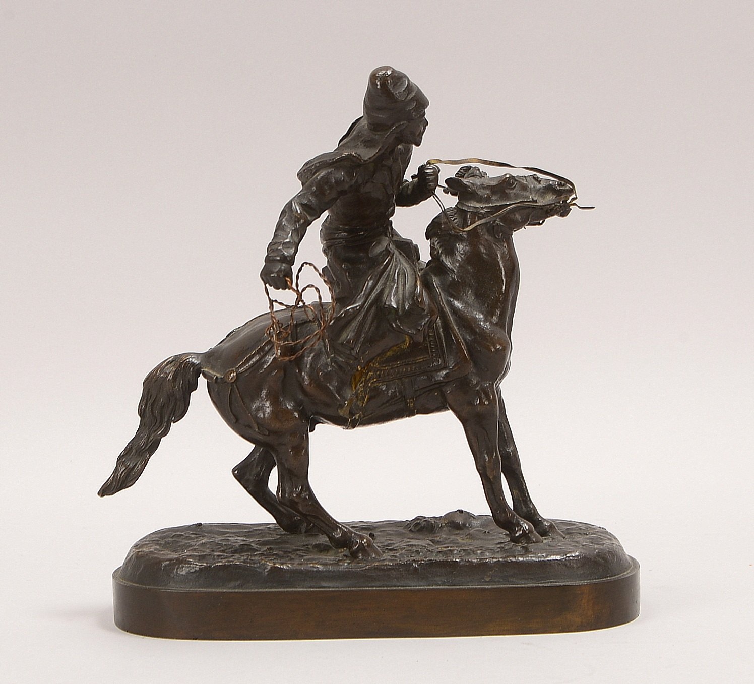 Bronzefigur, 'Reitender Kosake', nach Evgeny A. Lausere, braune Patina, auf Sockel