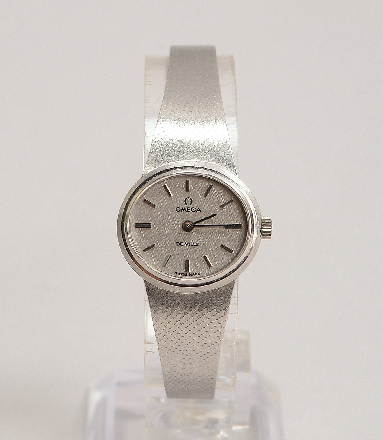 DAU Omega De Ville, Handaufzug, 750 WG (gest.), - läuft an; Gew. 34,70 g