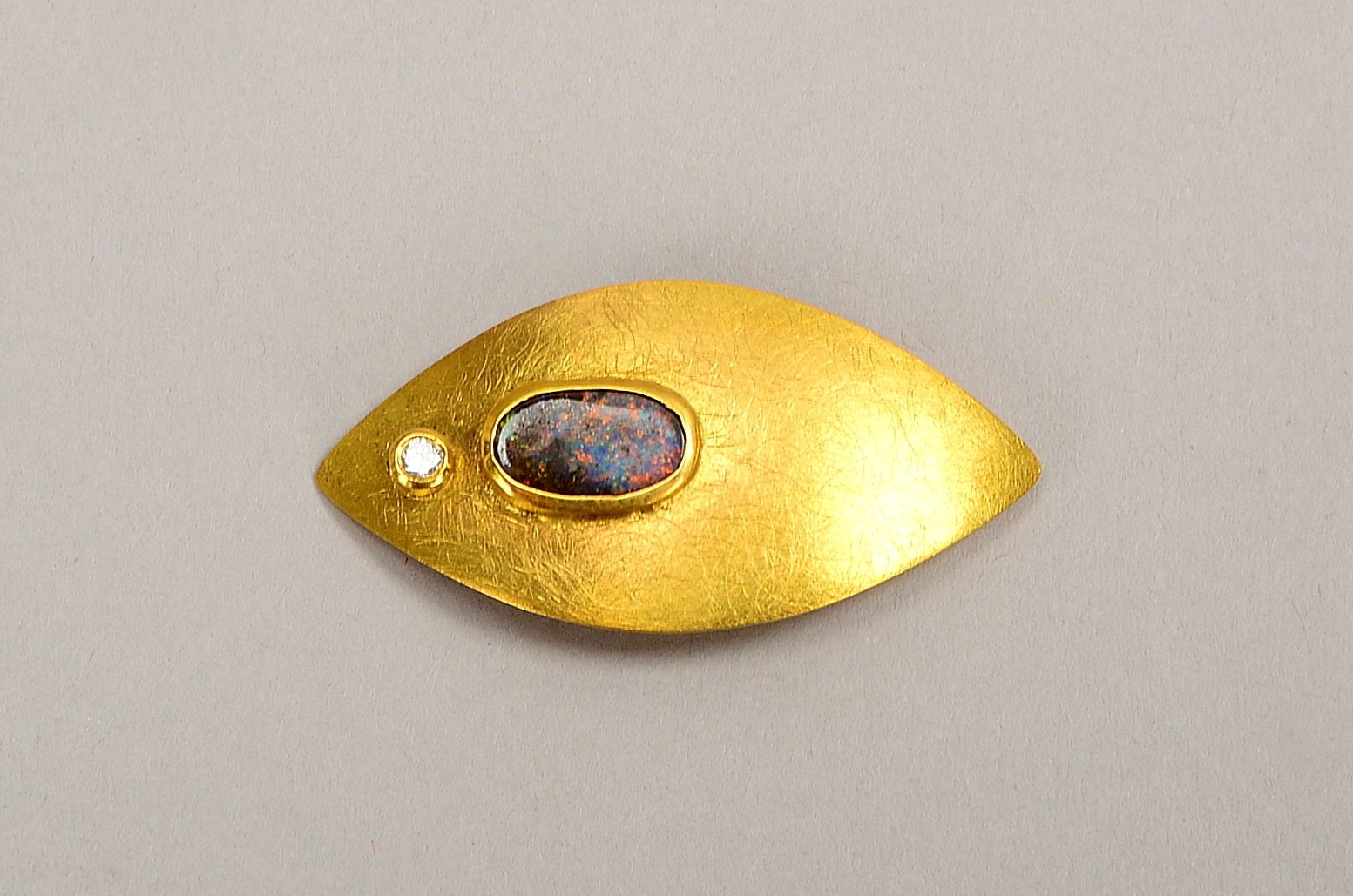 Anhänger (Goldschmiedearbeit - passend zu Pos. 4041), 750 GG (gest.), mit Opal und Brillant