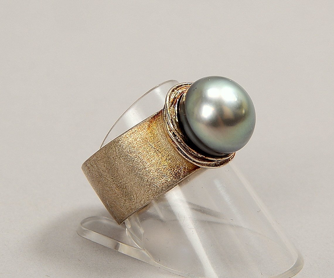 Designer-Bandring (Goldschmiedearbeit), 925 Sterlingsilber (gest.), mit Tahitiperle; Gew. 9 g