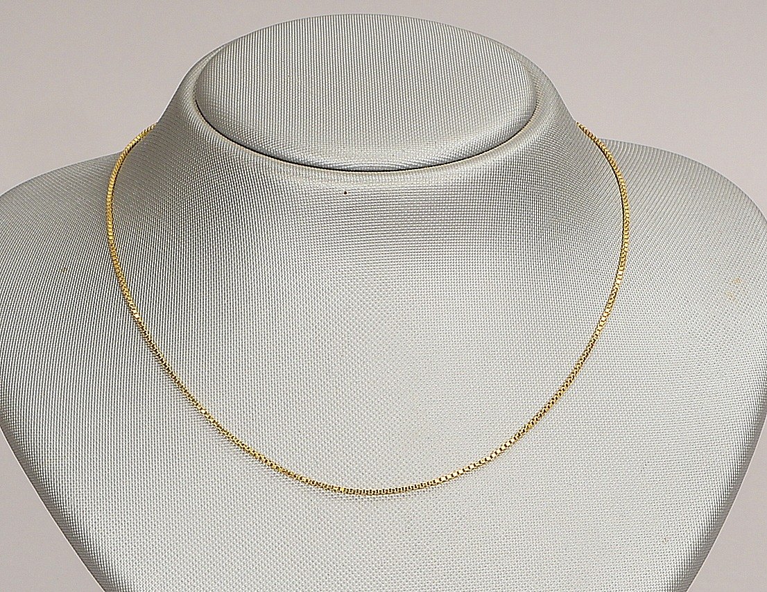 Halskette, 585 GG, Veneziakette, mit Federringsschließe; Länge 38 cm, Gewicht 2,90 g
