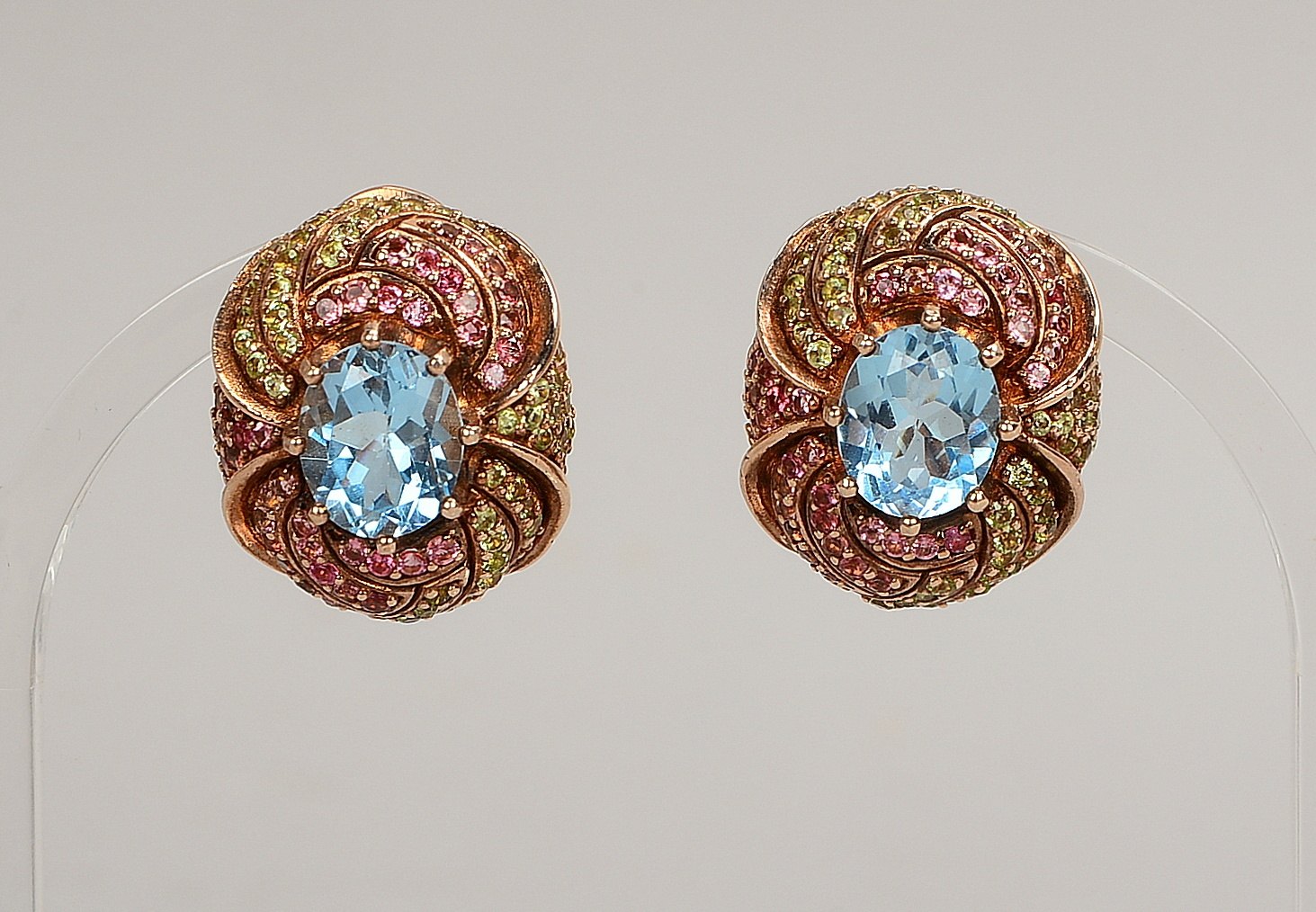 Paar Ohrstecker, 925 Silber/vergoldet, mit Topasen, Turmalinen und Peridots