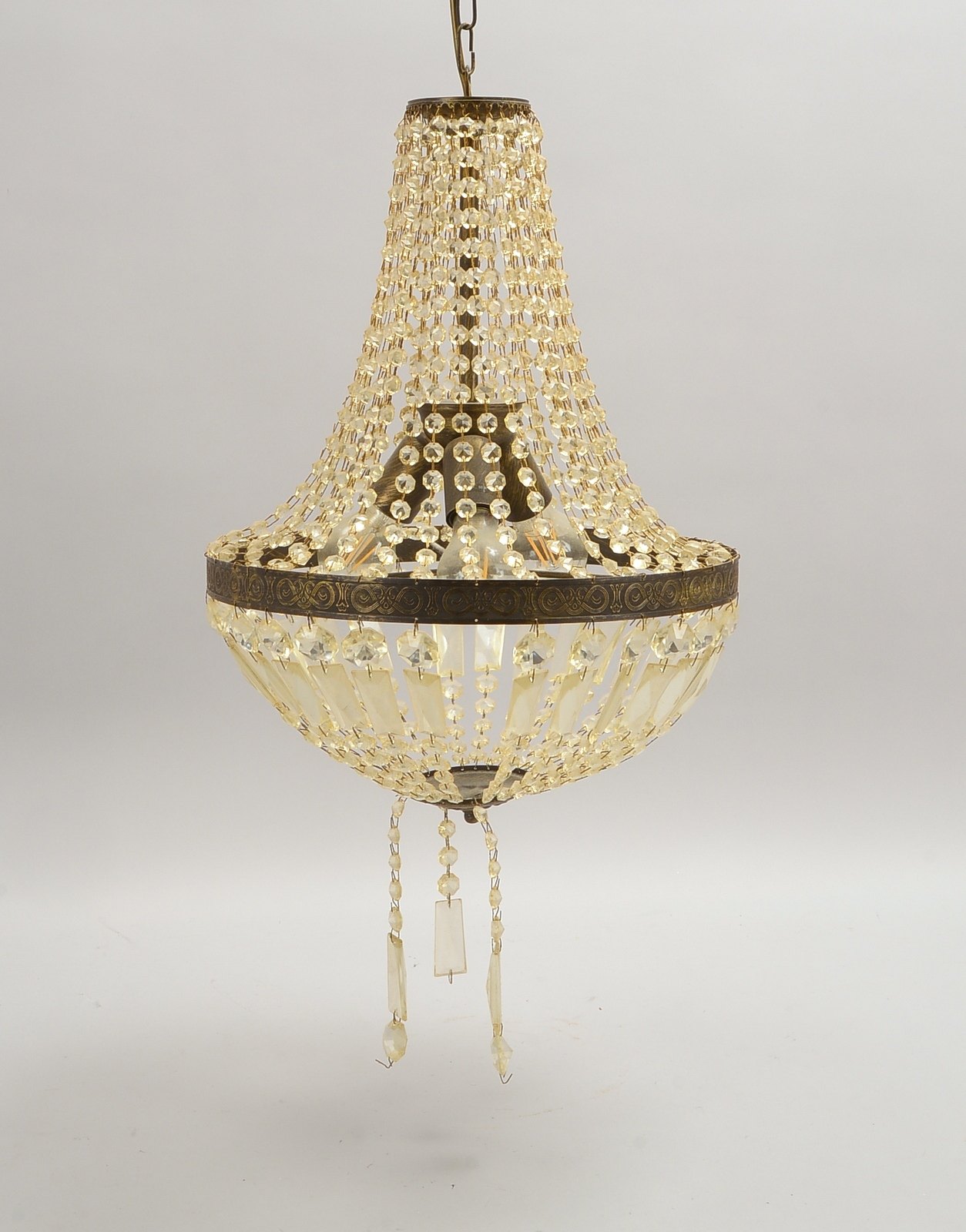 Korblüster, geschlossene Form, mit Kristallglas-Behang; Abhänghöhe 95 cm, Ø 40 cm