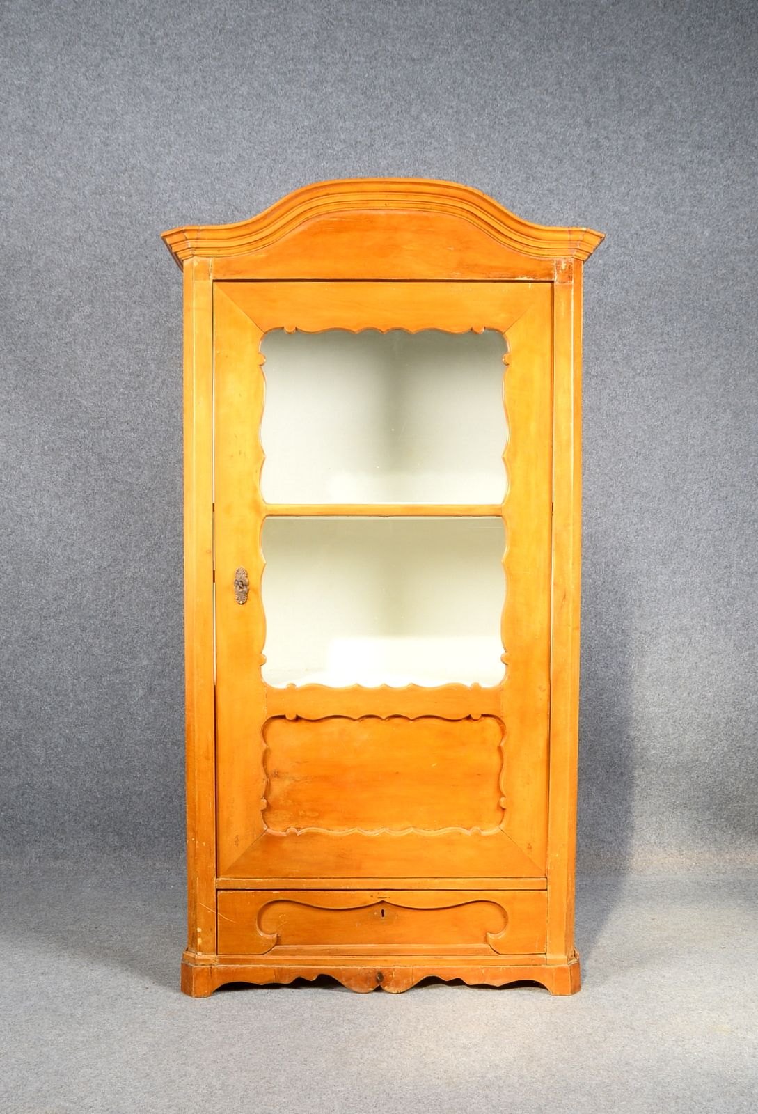 Küchenschrank, Birkenfurnier, 1-schüb./1-tür. Korpus, zu 2/3 verglast; Höhe 184 cm