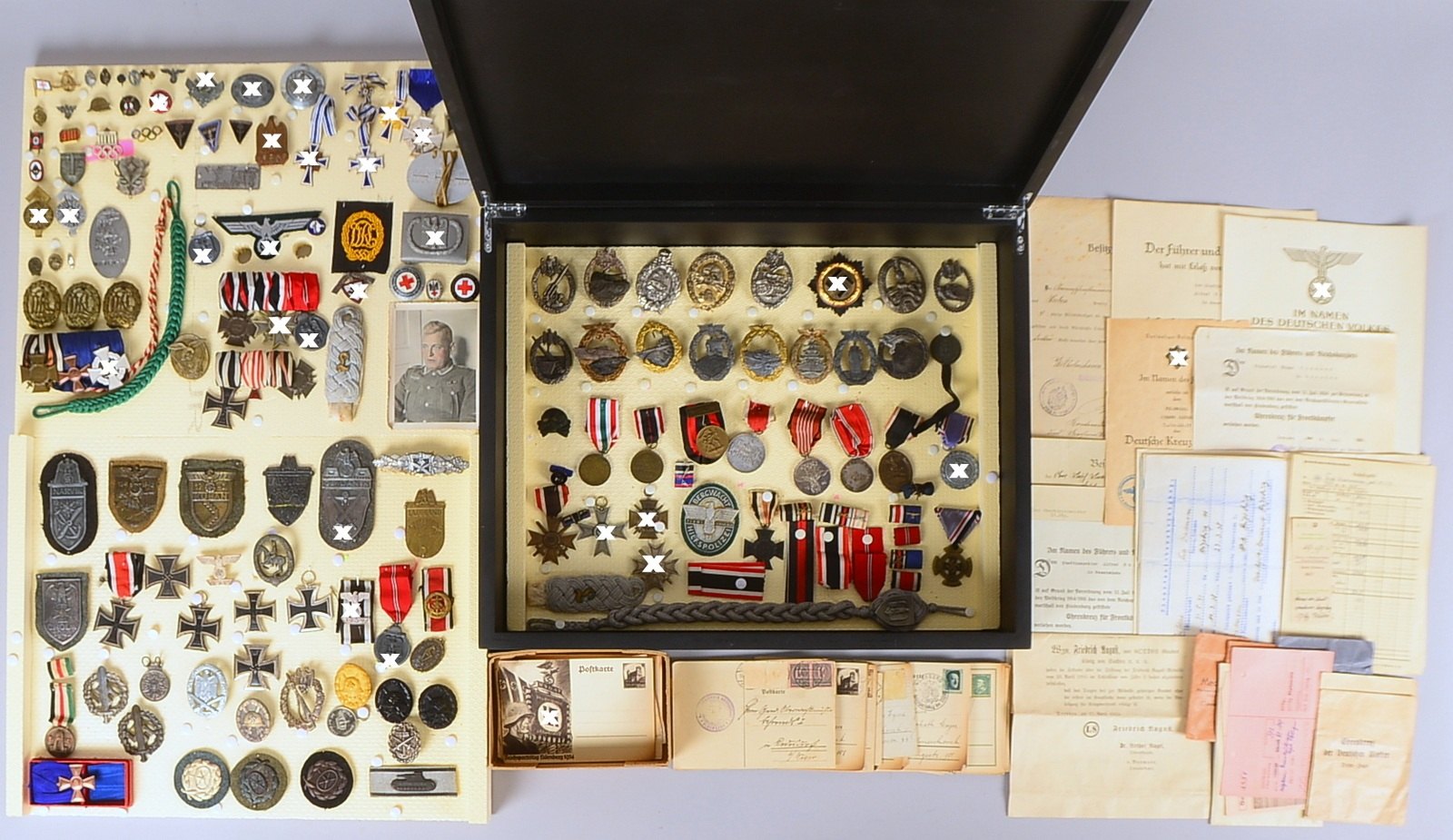 Militaria-Abzeichen ('III. Reich'): diverse Ehrenzeichen, Medaillen, Spangen, u.v.m.