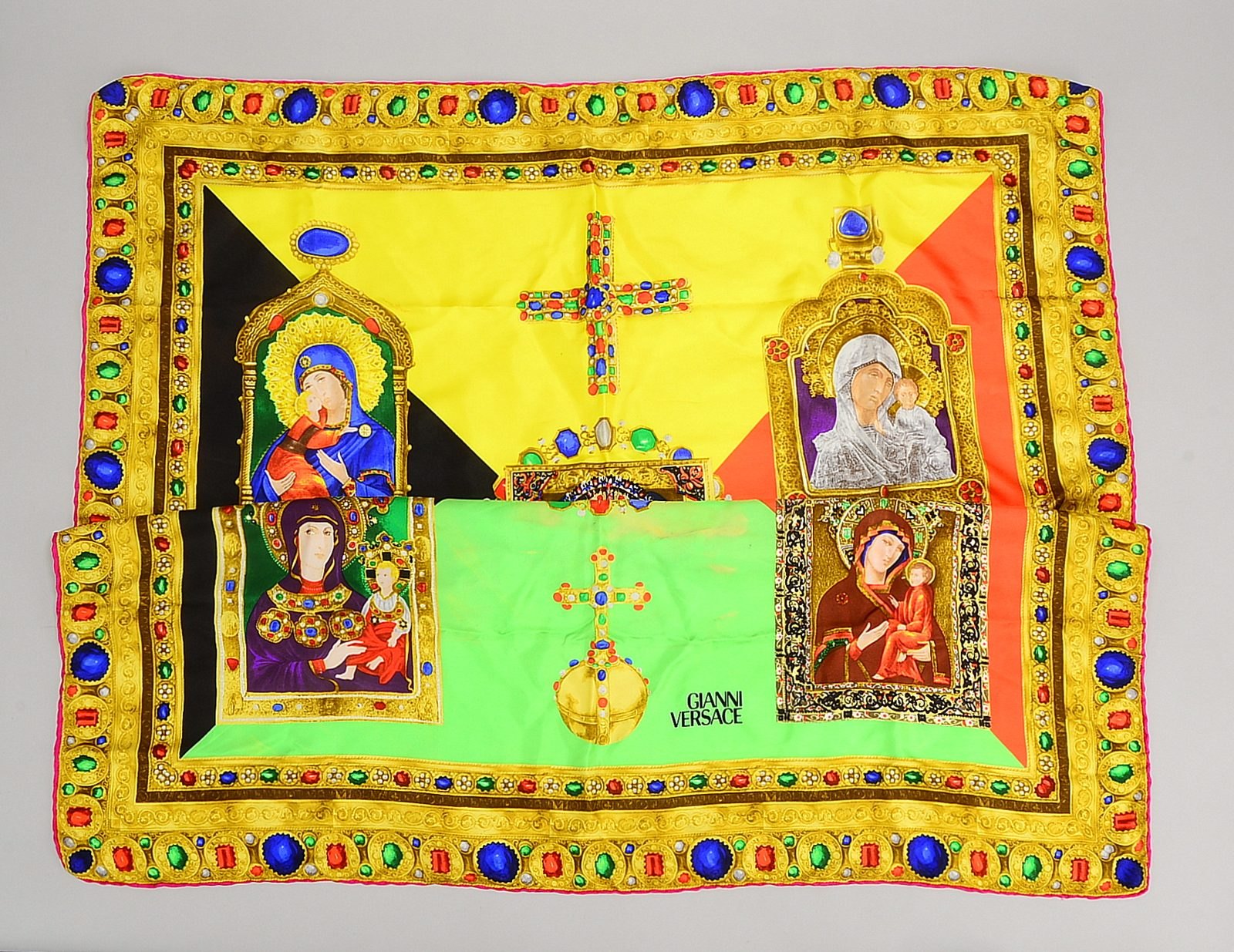Gianni Versace, Designer-Seidentuch/Schal (1990er J. - limit.), 'Madonna mit Kind'