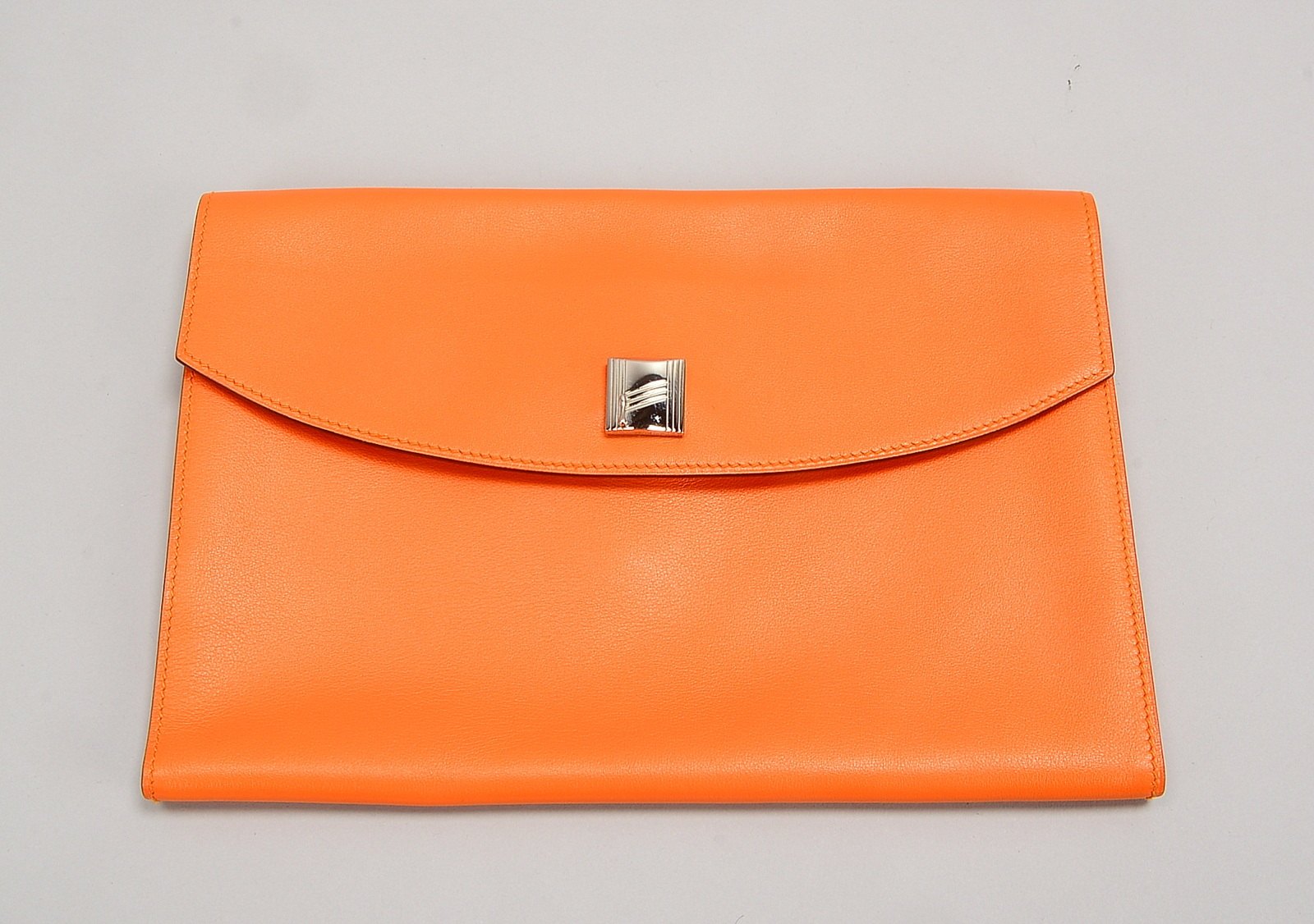 Hermès/Paris, Designer-Abendtasche, Softleder in Orange, in Hermès-Stoffbeutel