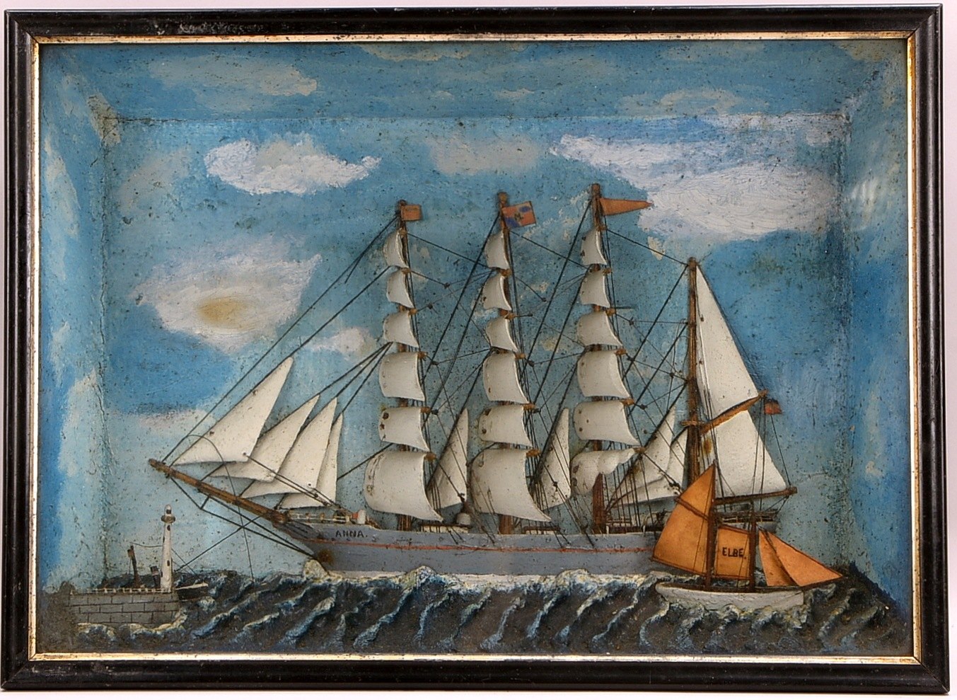 Halbschiffsmodell (um 1910), 'Anna', als Diorama im verglasten Kasten; Breite 51 cm