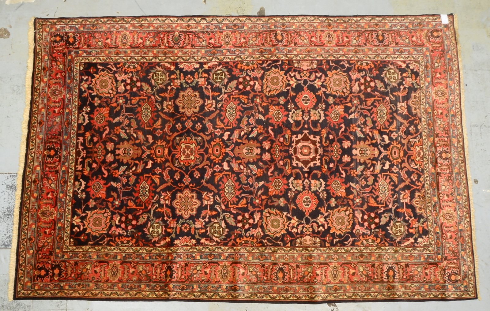 Malayer, ringsum komplett, Flor in insgesamt gutem Zustand; Maße 332 x 215 cm