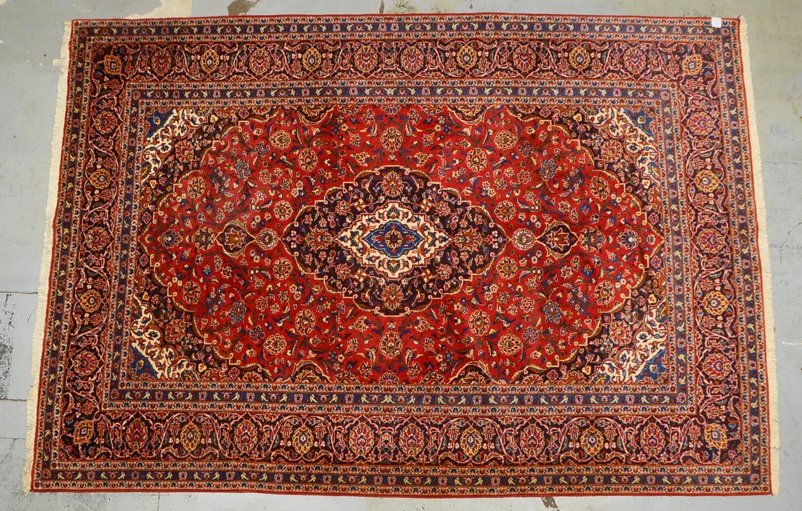 Keshan, feste Knüpfung, Flor in insgesamt gutem Zustand; Maße 364 x 253 cm