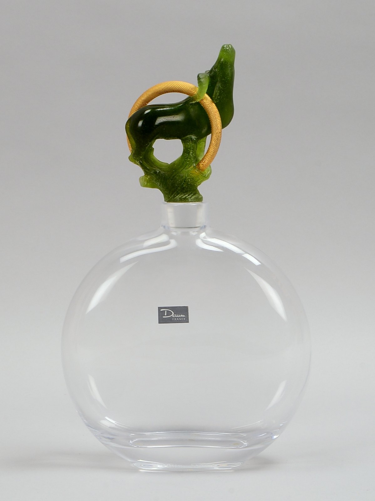 Daum, Glaskaraffe mit figürl. Stöpsel aus grüner Pâte de Verre ('Bekrönter Büffel')