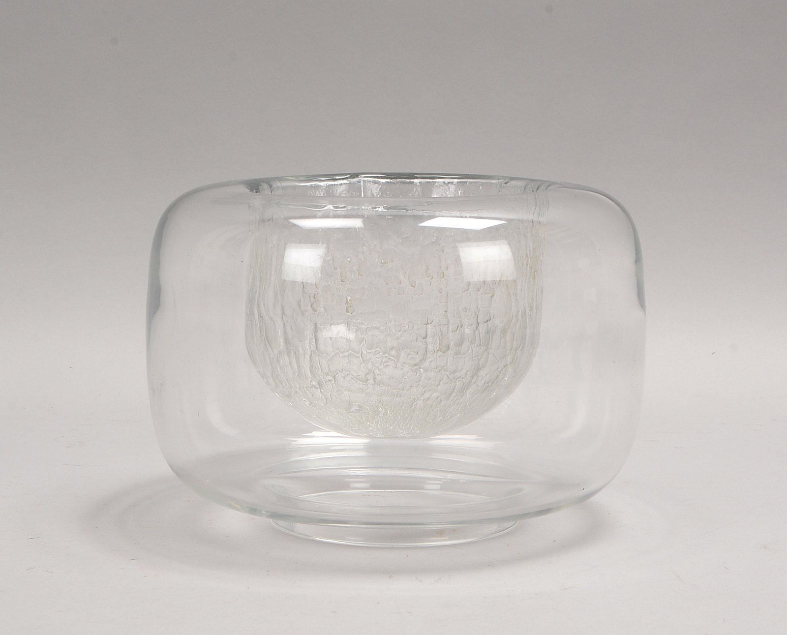 Iittala/Finnland, Designer-Glasschale, Entw. Timo Sarpaneva, sign.; Ø 22 cm