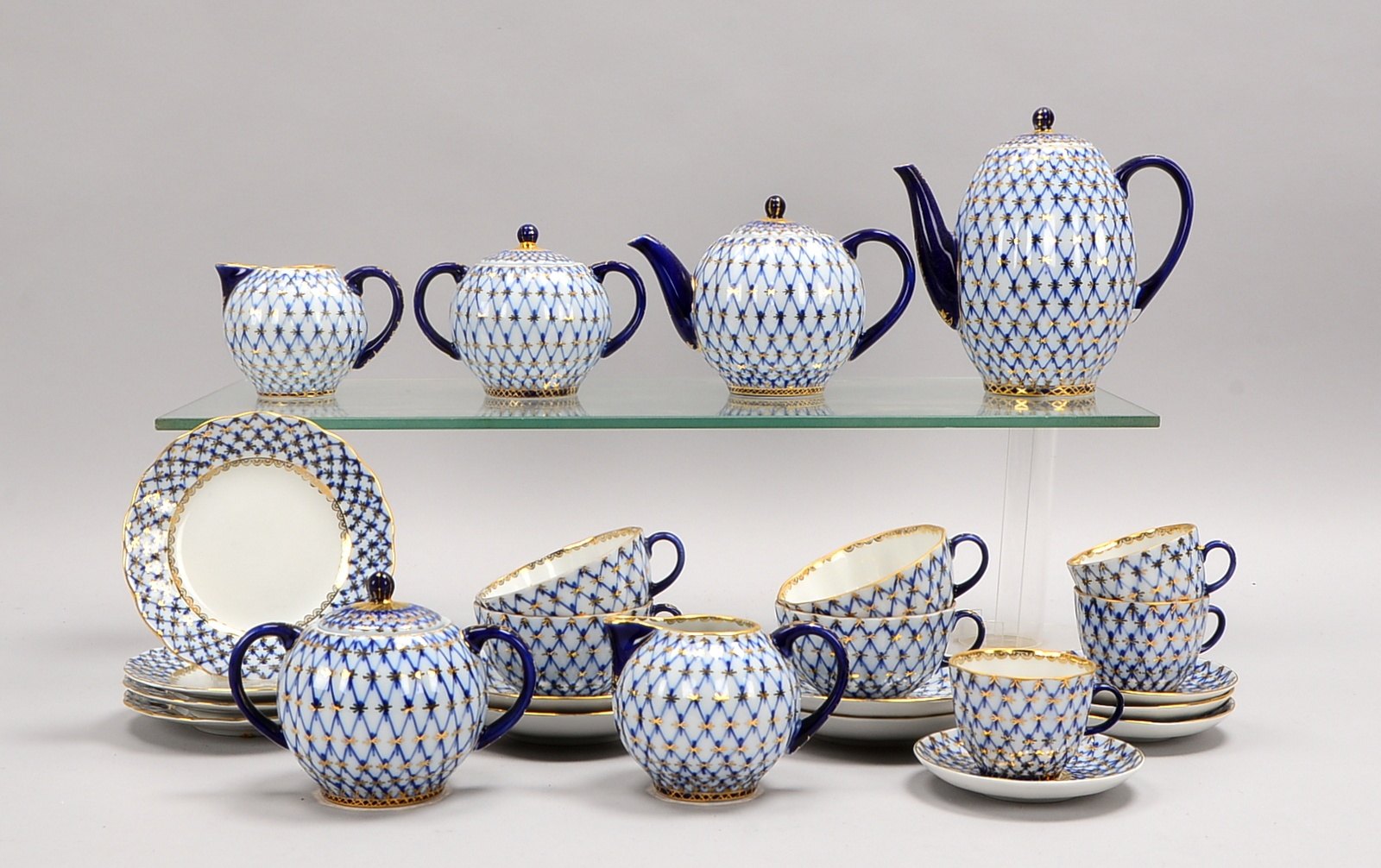 Lomonosov, Kaffee-/Teeporz., für 4 Pers.: Kaffee-/Teegedecke, 3x Kannen, u.a.