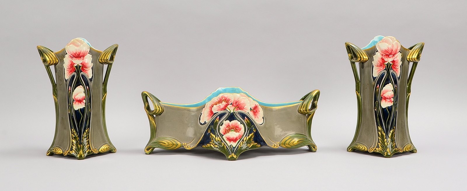 Saargemünd, 3-tlg. Tafelaufsatz (Jugendstil), Steinzeug mit farb./floraler Glasur