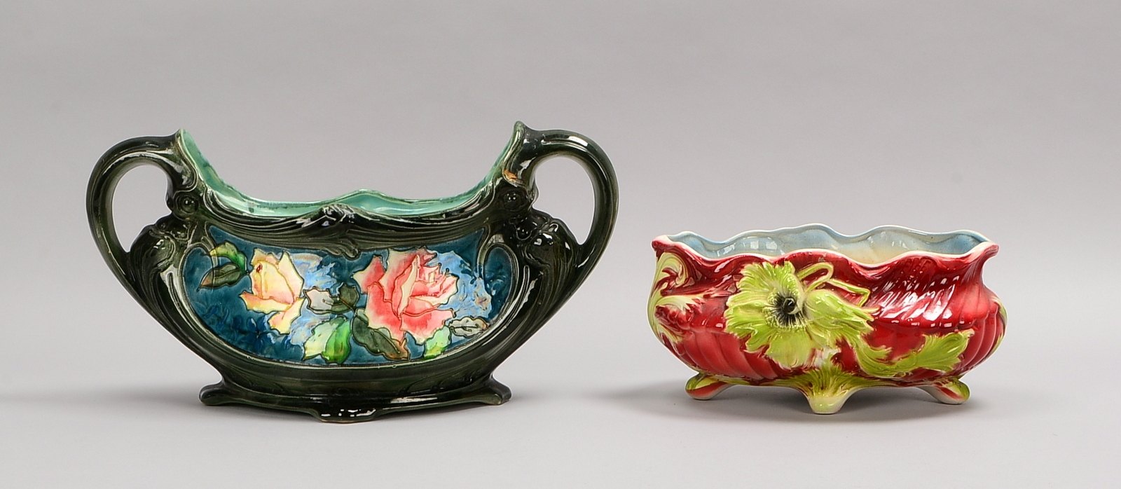 2 Jardinièren (Jugendstil), Steinzeug mit farbiger/floraler Glasur, 1x Saargemünd