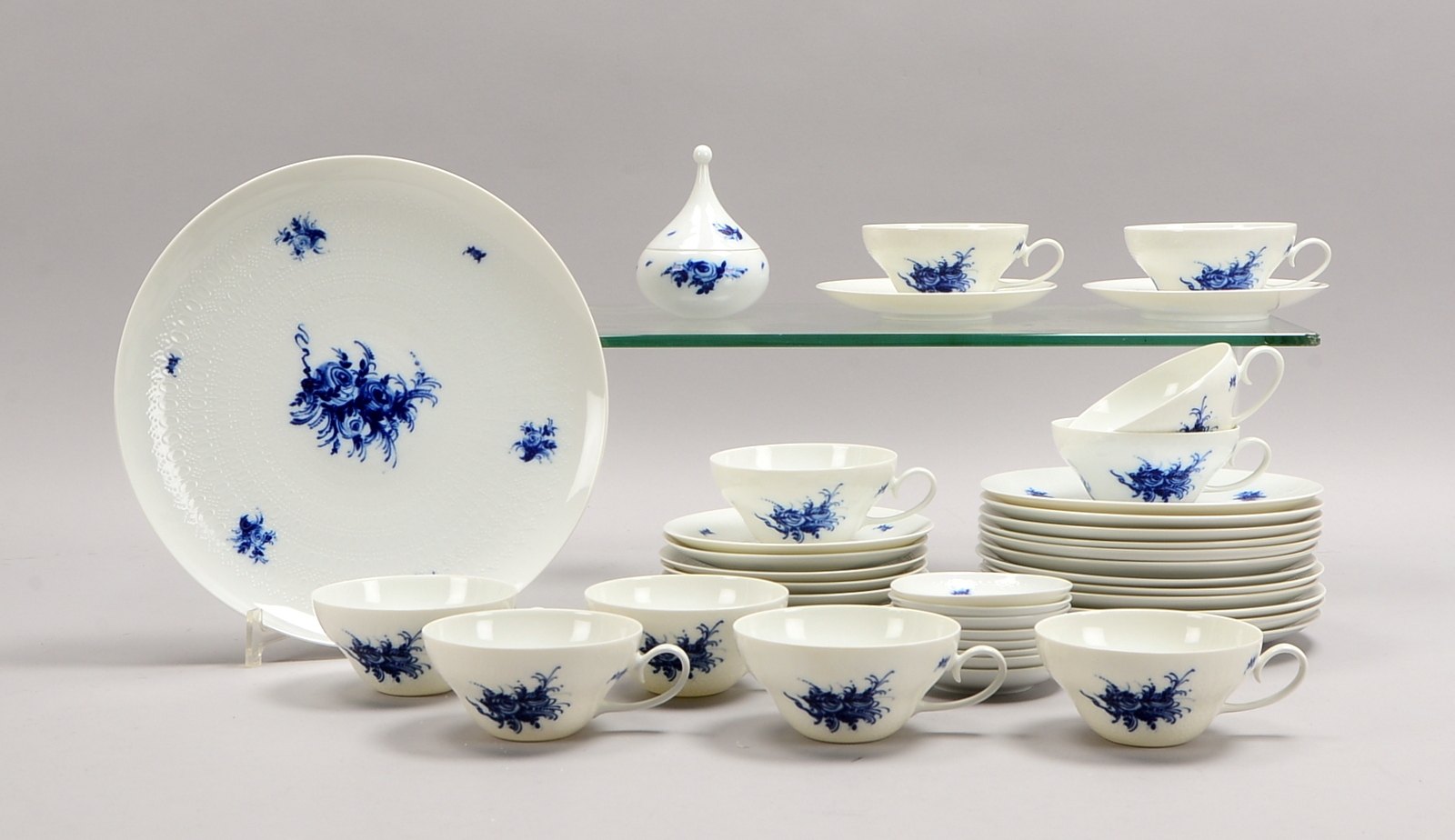 Rosenthal, Teeservice, 'Blaue Blume', für 12 Pers., mit Schälchen und kl. Zuckertopf