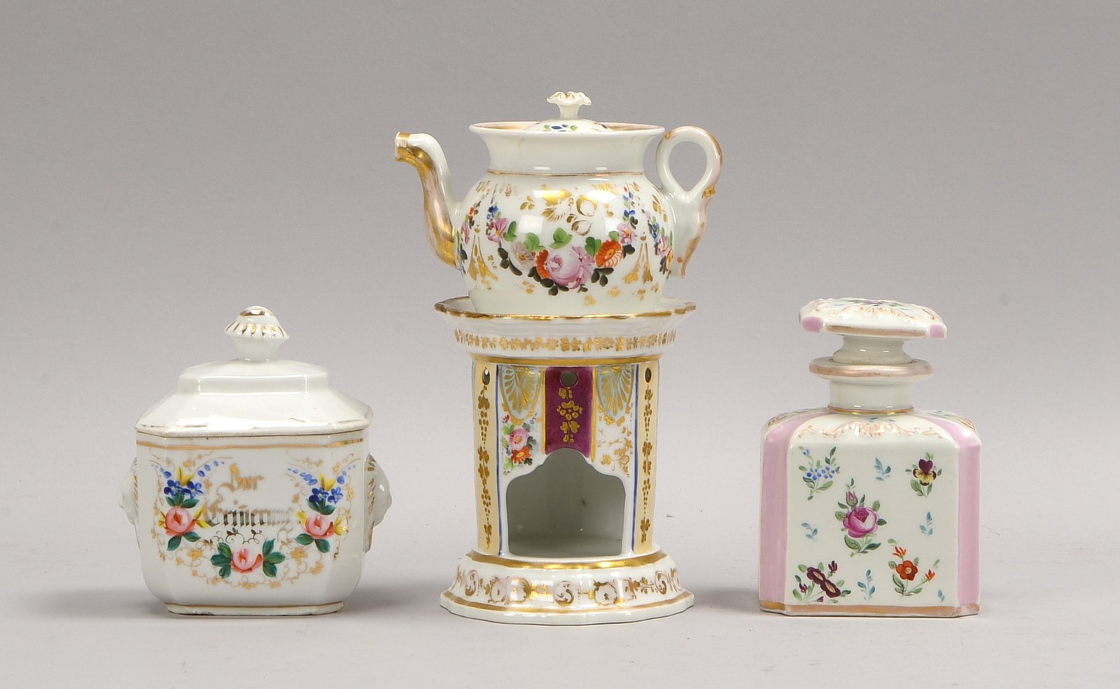 Biedermeier-Tischporz., 4 Teile: Teekanne auf Stövchen, Teedose und Deckeldose