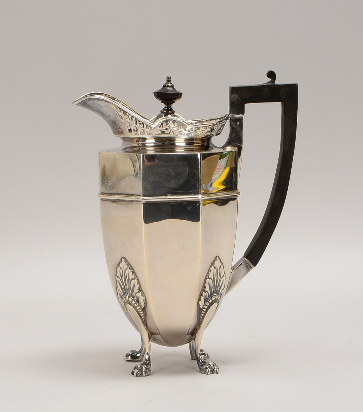Roberts & Belk Ltd., Wasserkanne, 925 Sterlings., fac. Wandung, 4x Tatzenfüße, Gew. 780 g