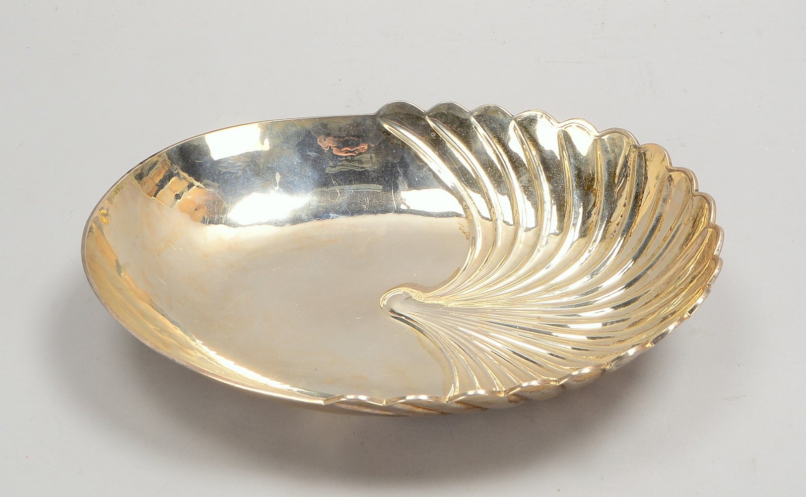 Muschelschale, 925 Silber, ovale Form, auf 3x Füßen; Maße 20 x 23 cm, Gew. 492 g