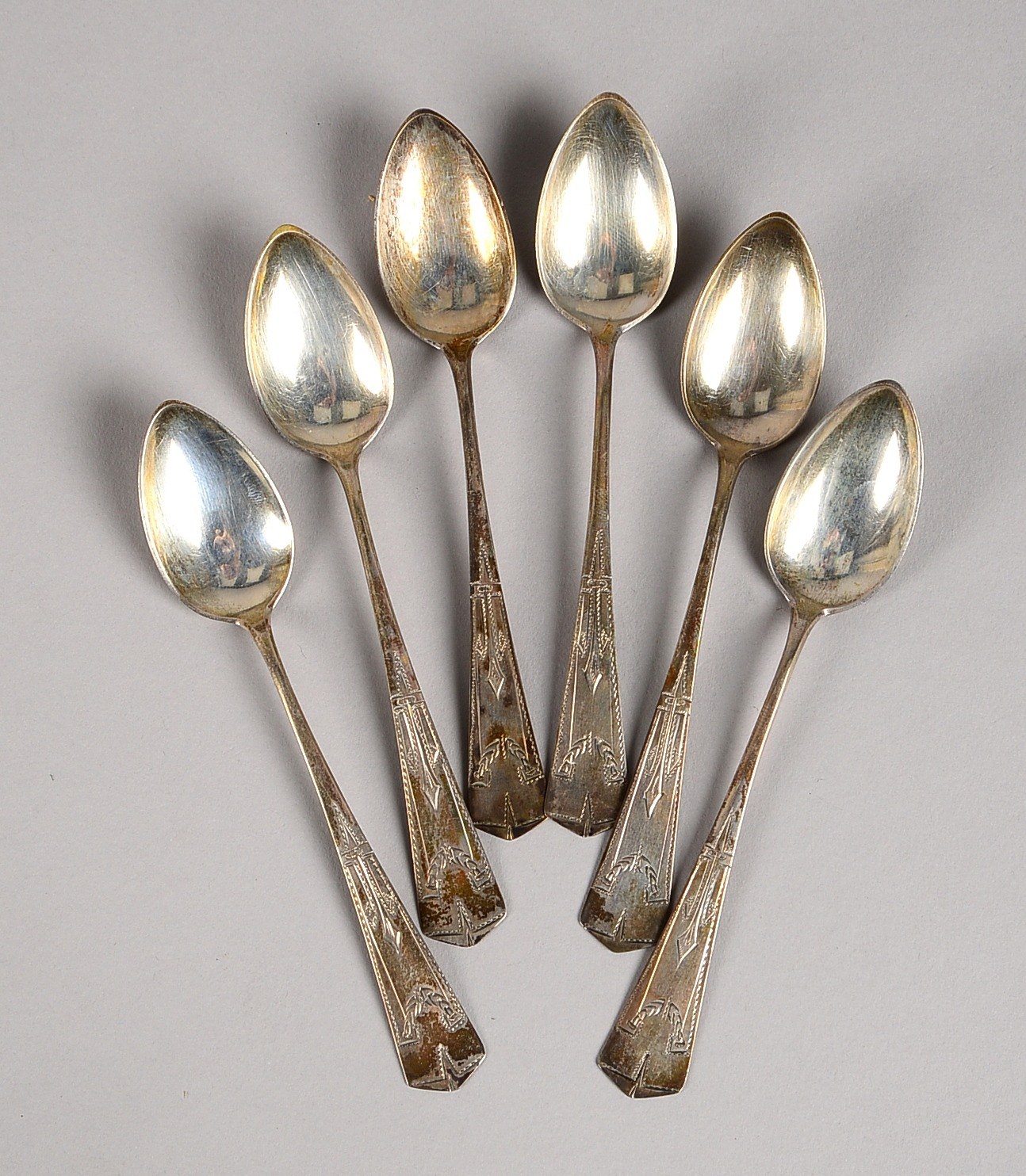 6 Kaffee-/Teelöffel, 800 Silber, mit Jugendstil-Ziselierung; Gew. 50 g