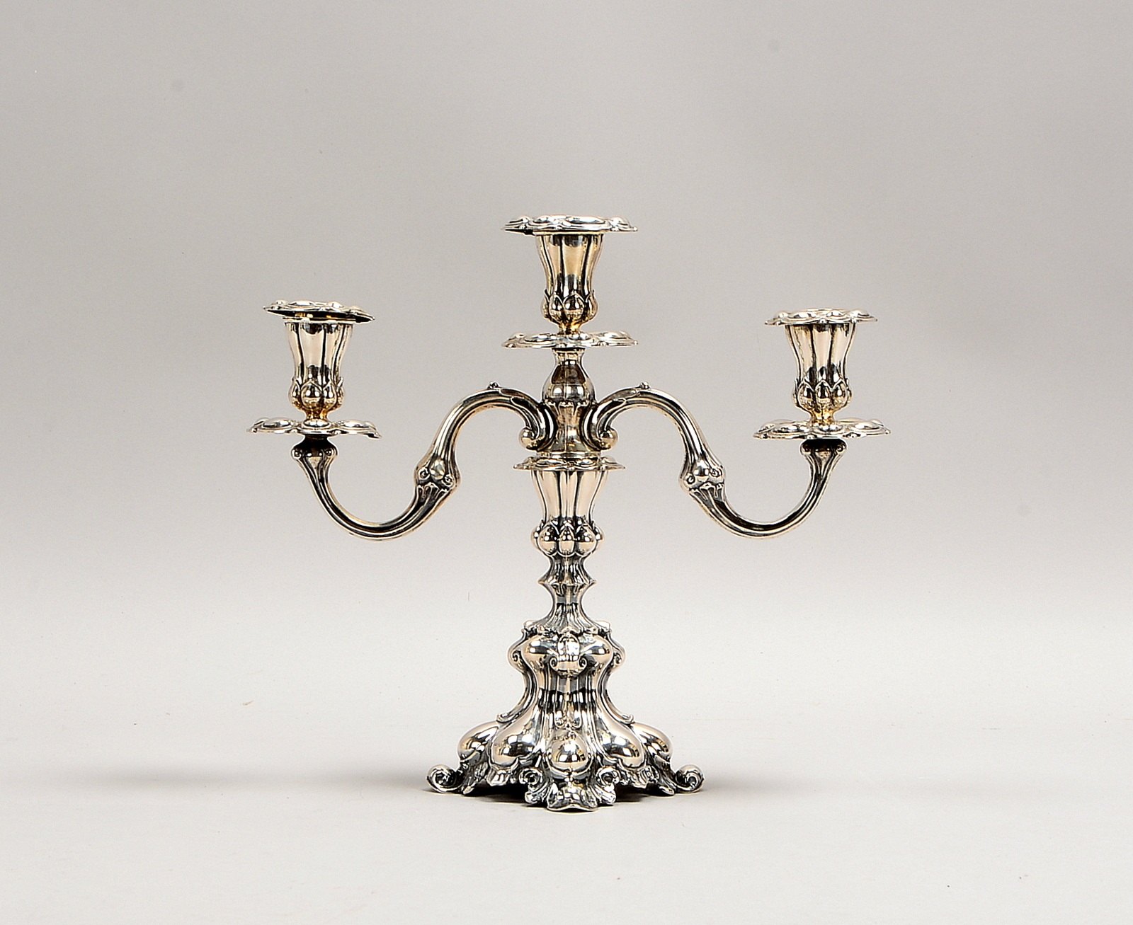 Tischkerzenleuchter, 800 Silber, 3-fl./auch 1-fl. nutzbar; Höhe 24,5 cm, Gew. 561 g
