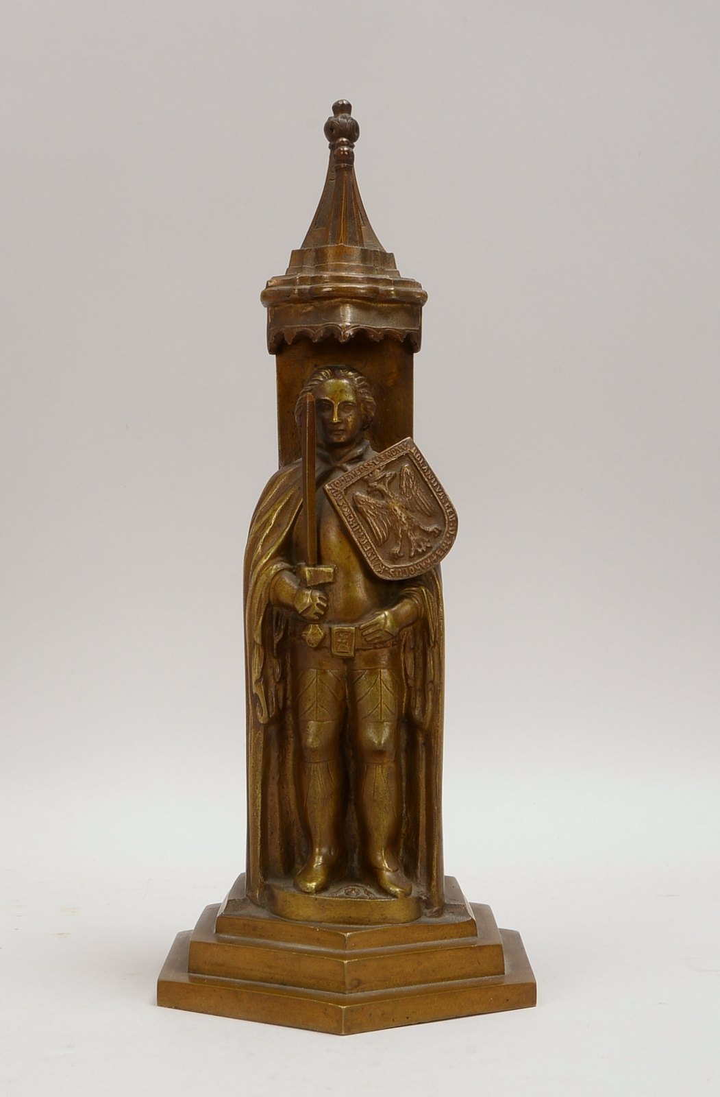 Bronzestatue, 'Bremer Roland' - mit 'Bremer Krüppel', auf getrepptem Sockel; Höhe 31,5 cm