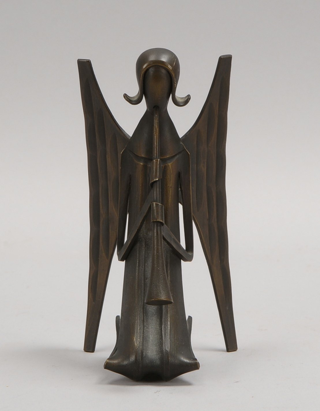 Kunstschmiede Bergmeister, kl. Bronzeskulptur, 'Musizierender Engel'; Höhe 18 cm