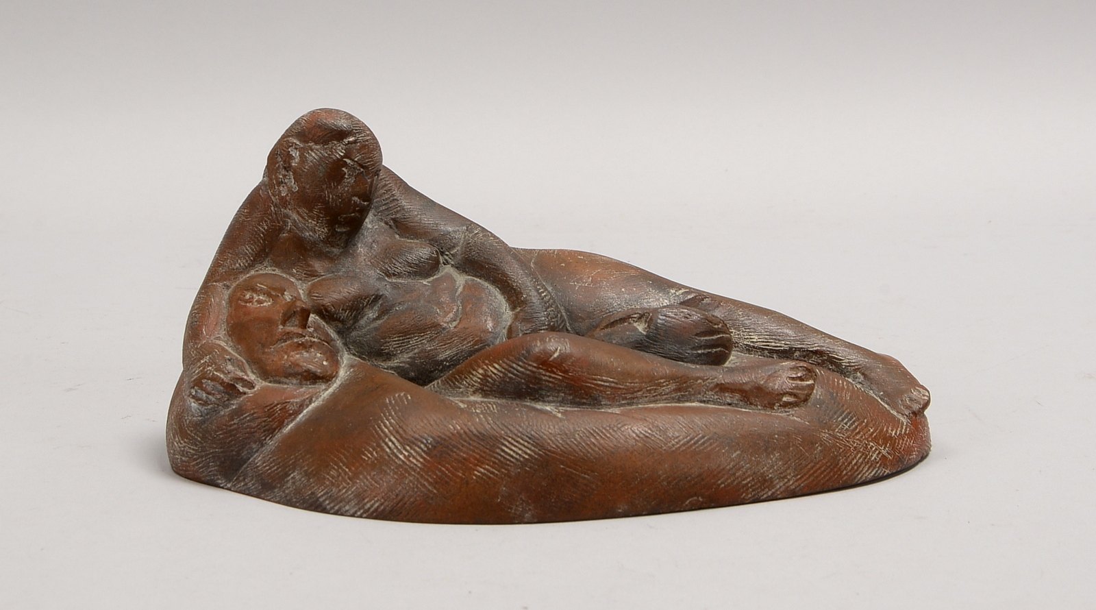 Grzimek, Jana (*1964 Berlin), Bronze-Figurengruppe, 'Ménage-à-trois', Aufl. '2/20', sign.