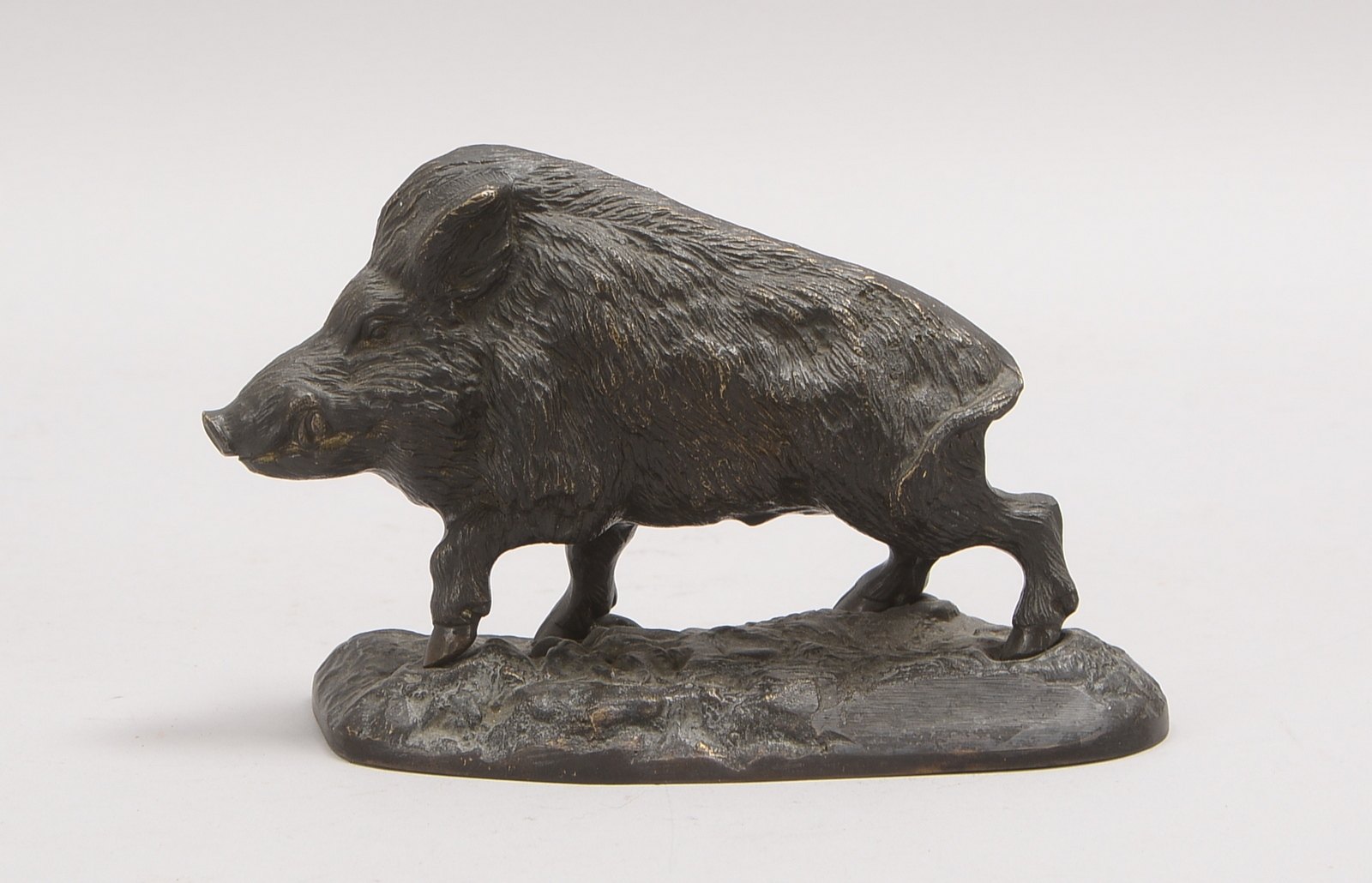 Korniluk, A.K., kl. Bronzeskulptur, 'Eber', auf Plinthe sign.; Höhe 12 cm