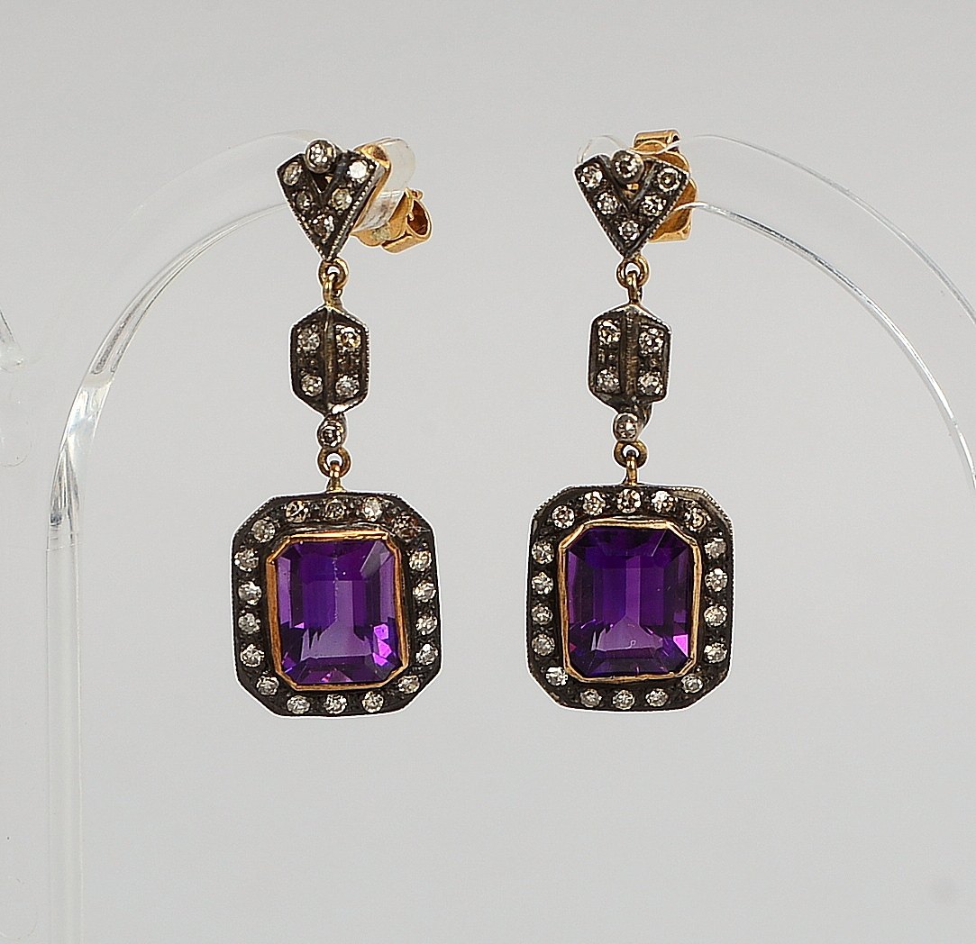 Paar Ohrstecker (Art déco), Silber/Gold, mit Amethyst und Diam., 750 GG-Brisuren