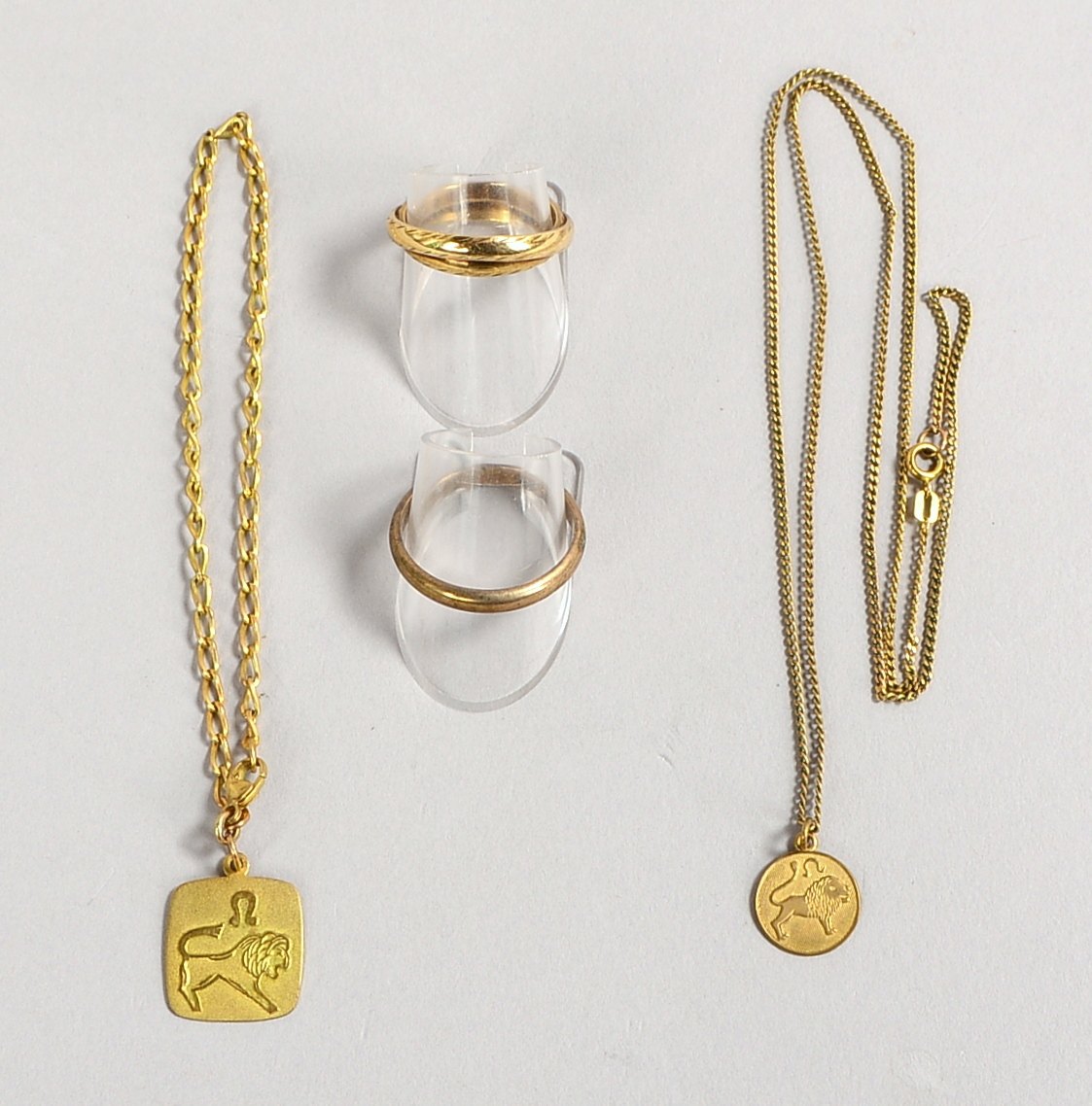 4 Schmuckteile, 333 GG: 1 Halskette, 1 Armband, und 2x Ringe; Gew. 14,50 g