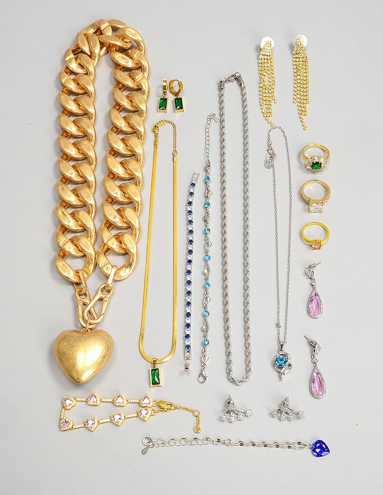 Modeschmuck-Konvolut, teils Silber - Halsketten, Armbänder, Ringe, Ohrstecker, u.a.