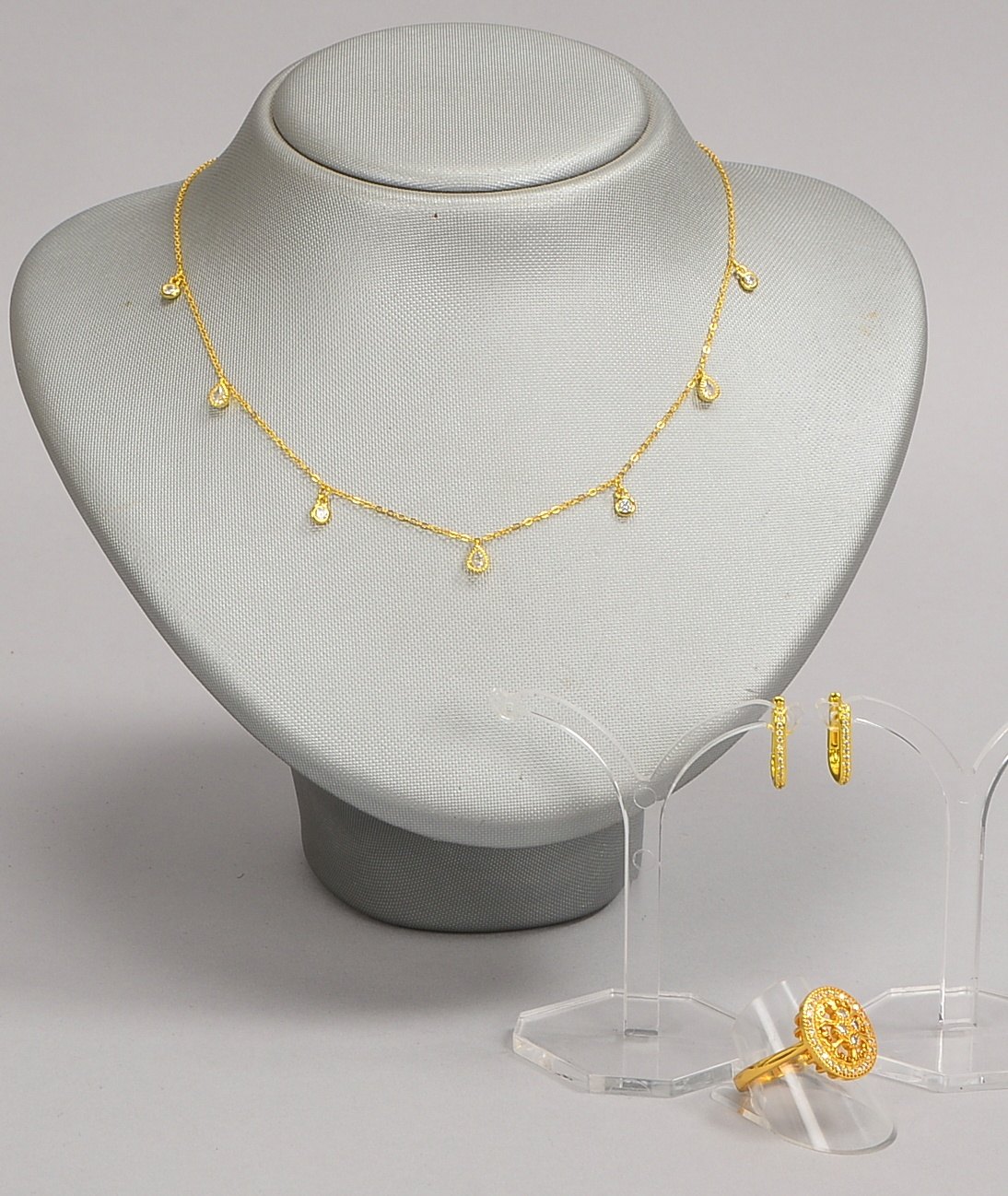 Schmuckset aus Kette, Ring und Ohrst., 925 Sterlings./verg., mit Zirkonbesatz; Gew. 8,20 g