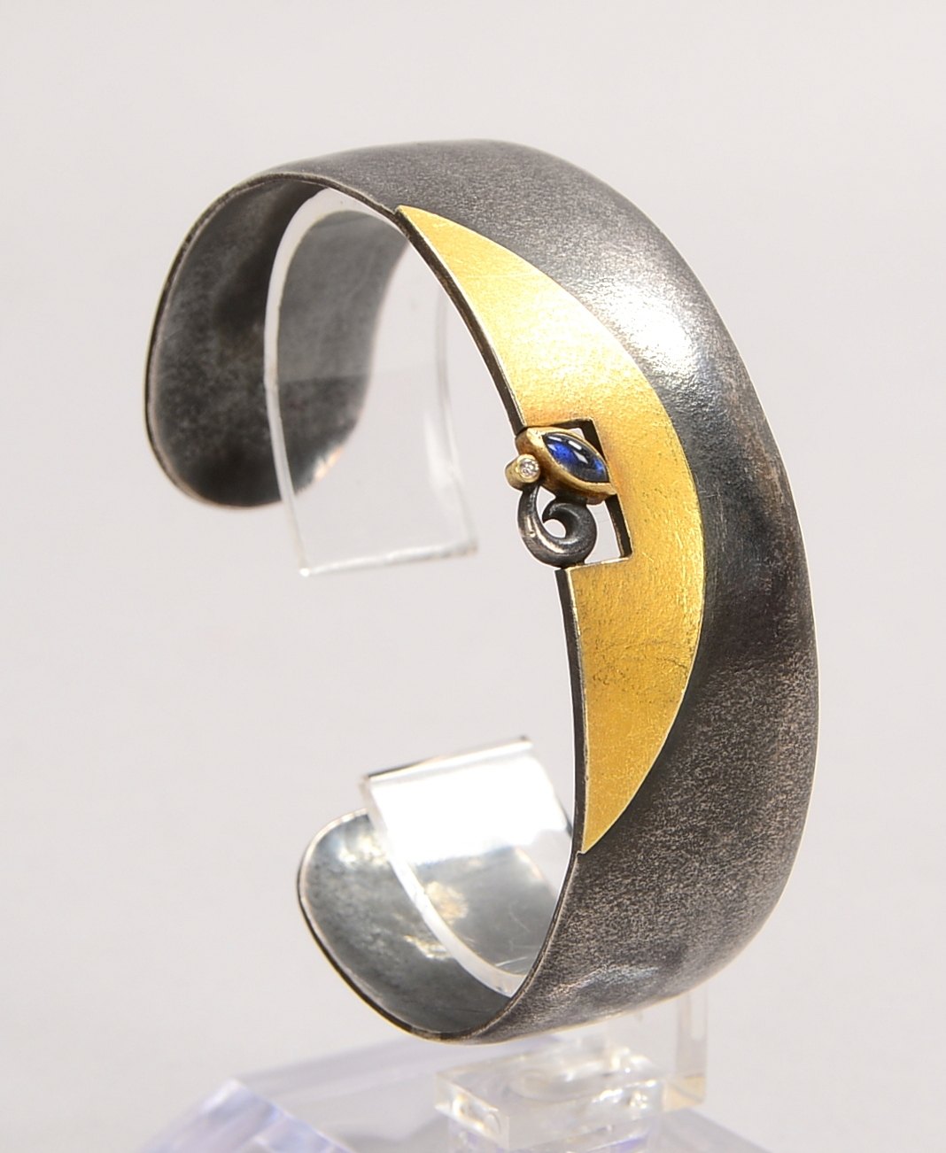 Designer-Armspange, 925 Sterlingsilber/Gold, mit Rutilquarz und kl. Diamant; Gew. 29 g