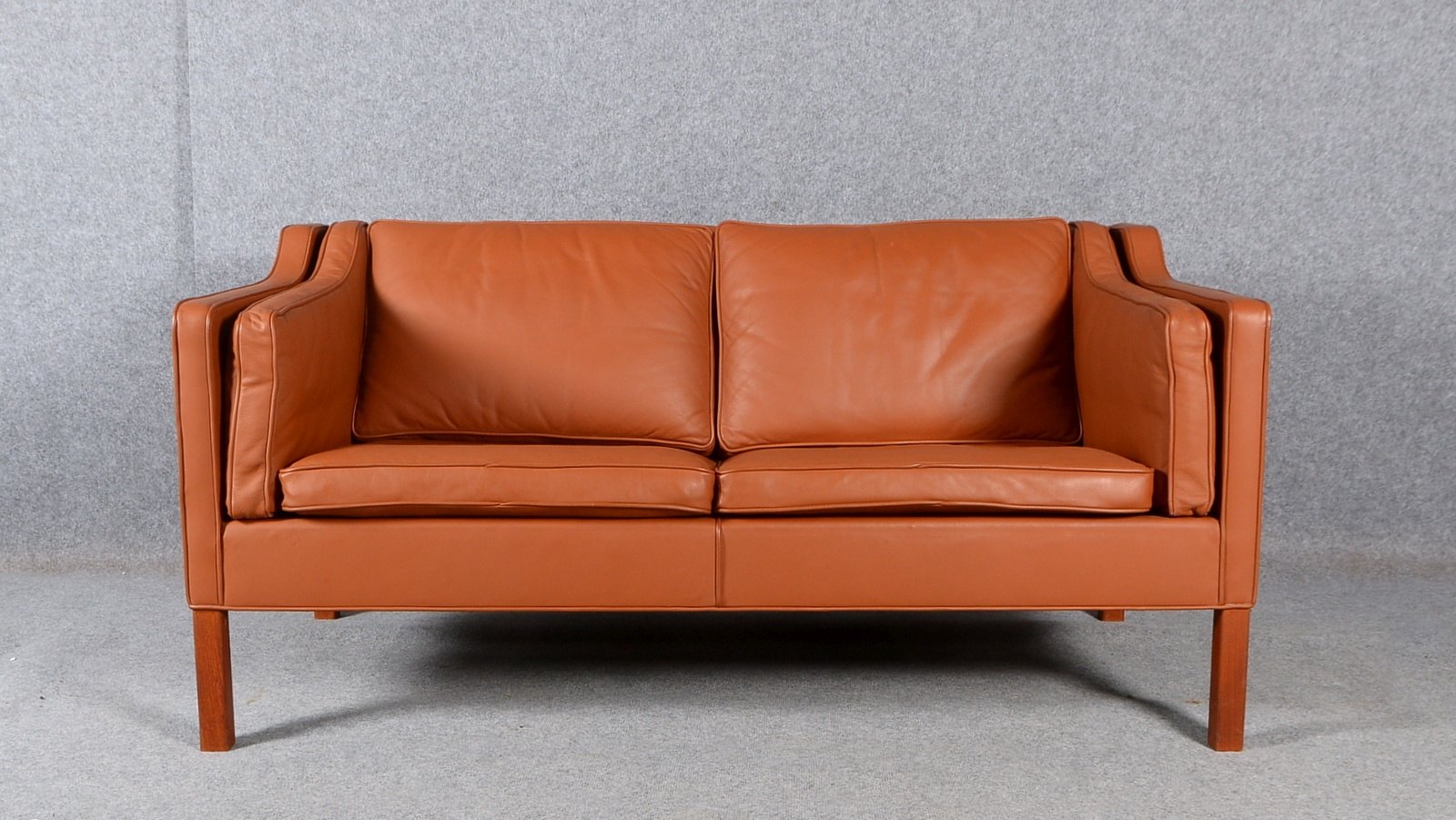 Frederica, Sofa/Zweisitzer '2212', Massivholz, cognacf. Lederbezug, Entw. Børge Mogensen