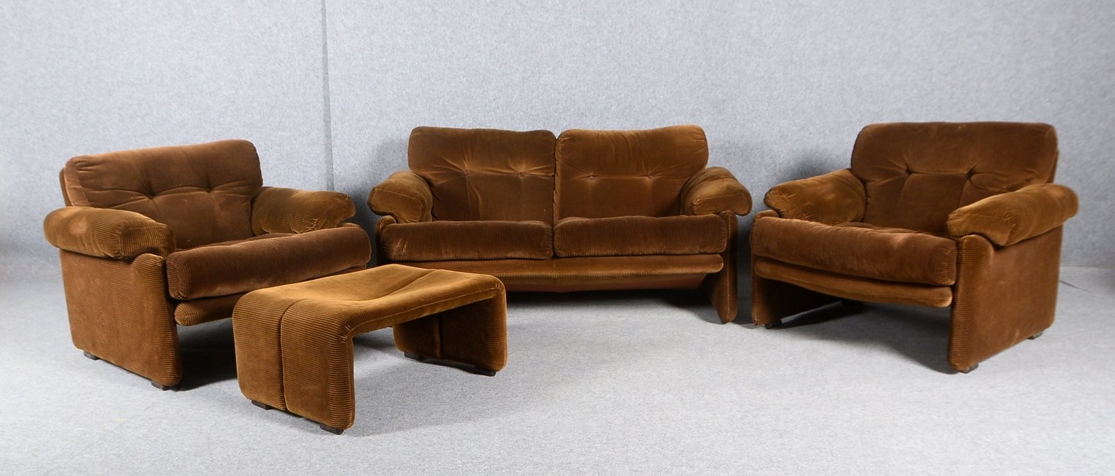 B&R Italia, 4-tlg. Sitzgarnitur, 'Coronado', Bezug brauner Cordstoff, Entw. Tobia Scarpa