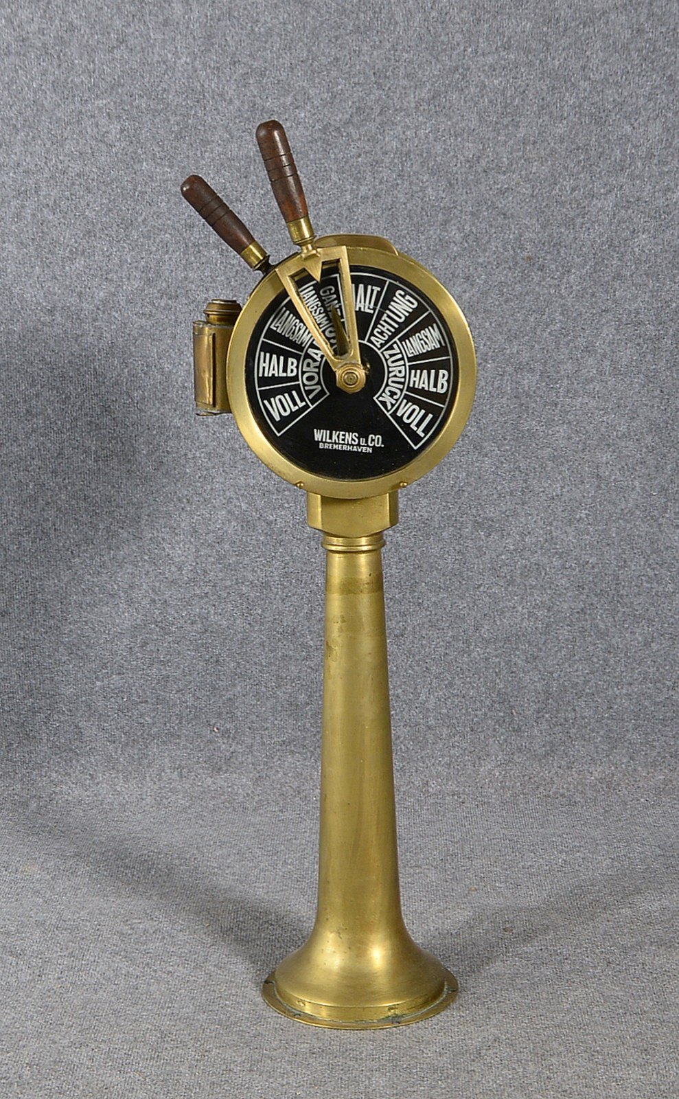 Schiffstelegraf (Wilkens & Co.), 2-f. verglastes Messinggehäuse, mit seitl. Brenner