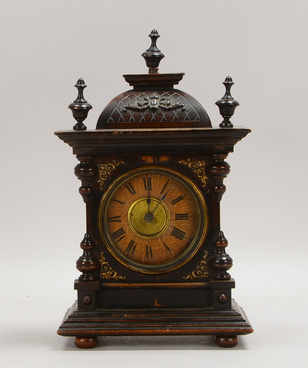 Kaminuhr (Gründerzeit), Jughans-Werk, im Holzgehäuse mit Metall-Appl. - Fkt. ungepr.